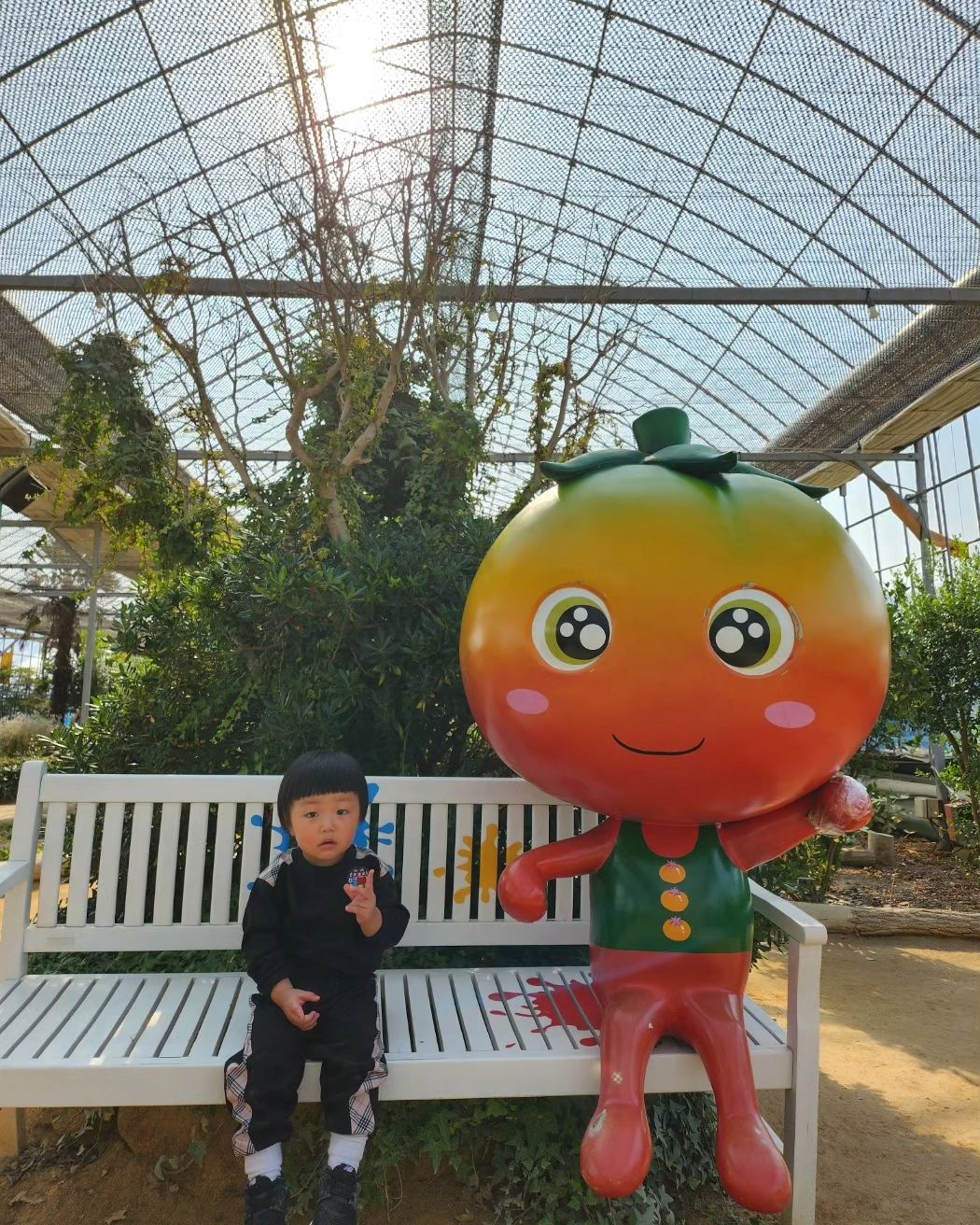 .
아빠랑 고구마밭에 고구마캐러 갔다온 귀요미

#20개월아기 #가을소풍 #아빠의날 #아빠와아들