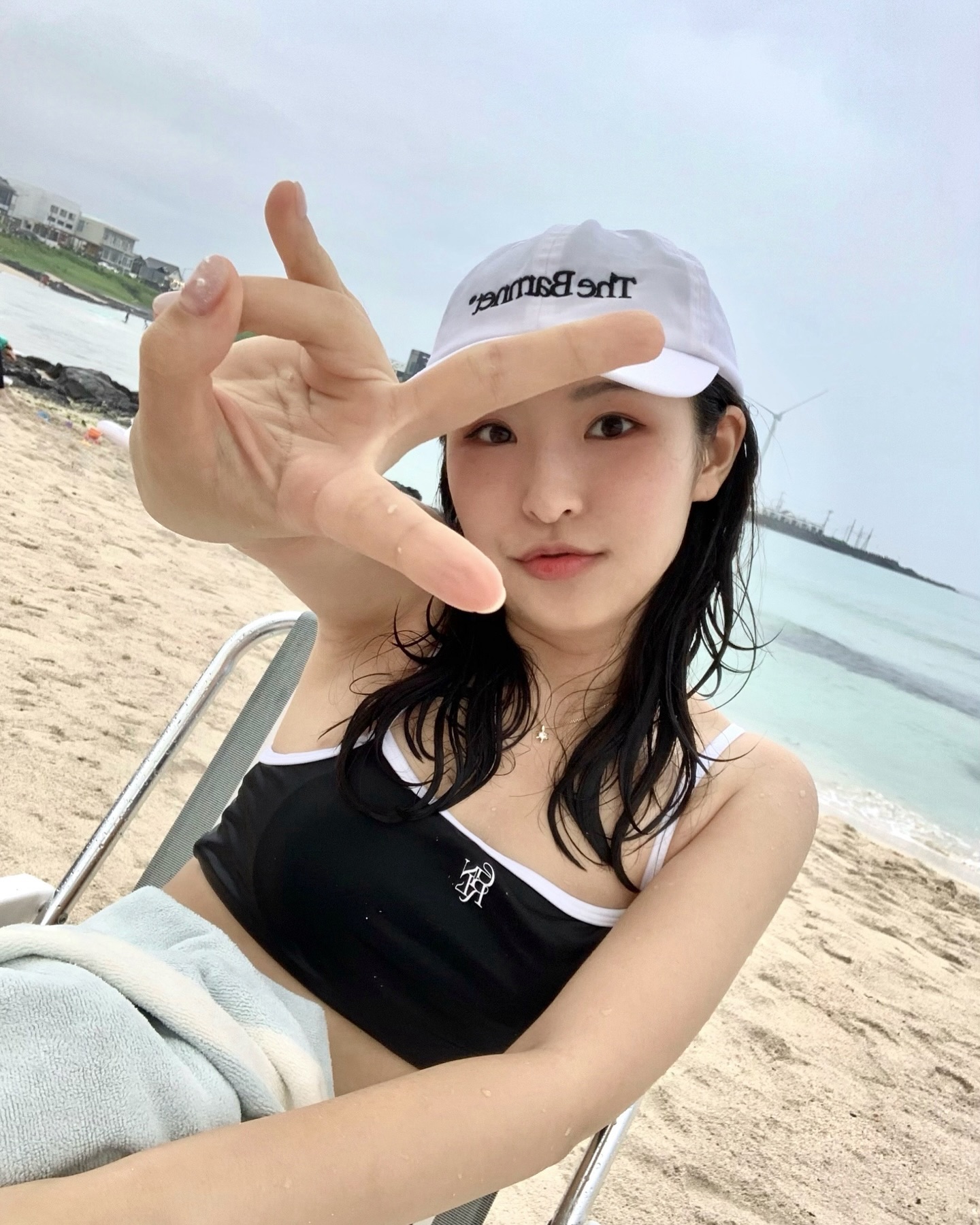 비오는날 해수욕장🏖️ 피부 하나도 안타고 럭키비키잖아🍀