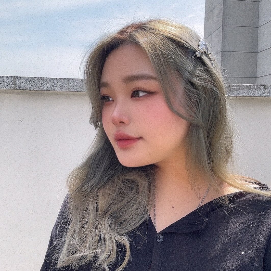 뮤트브라운 염색했는데
카키색 나온 썰 푼다 😏