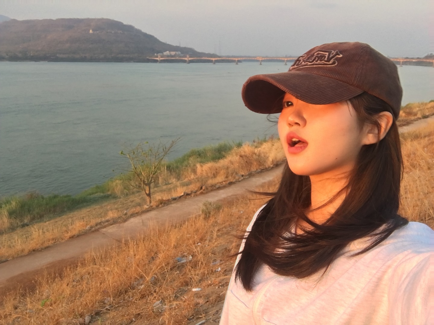 쪼금 그리운거 같기도하고