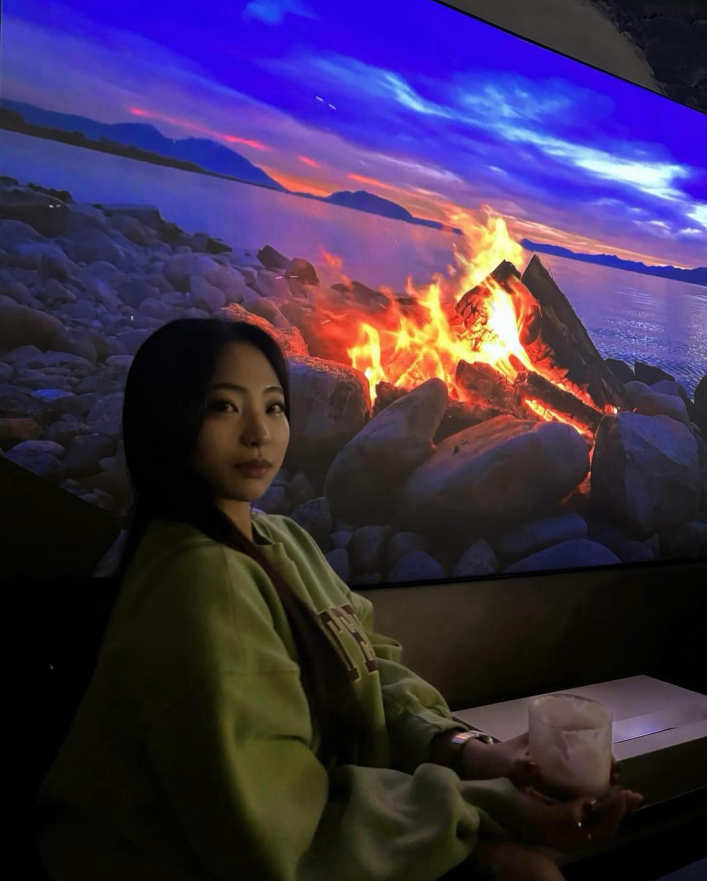그만 먹고 여기 보세야