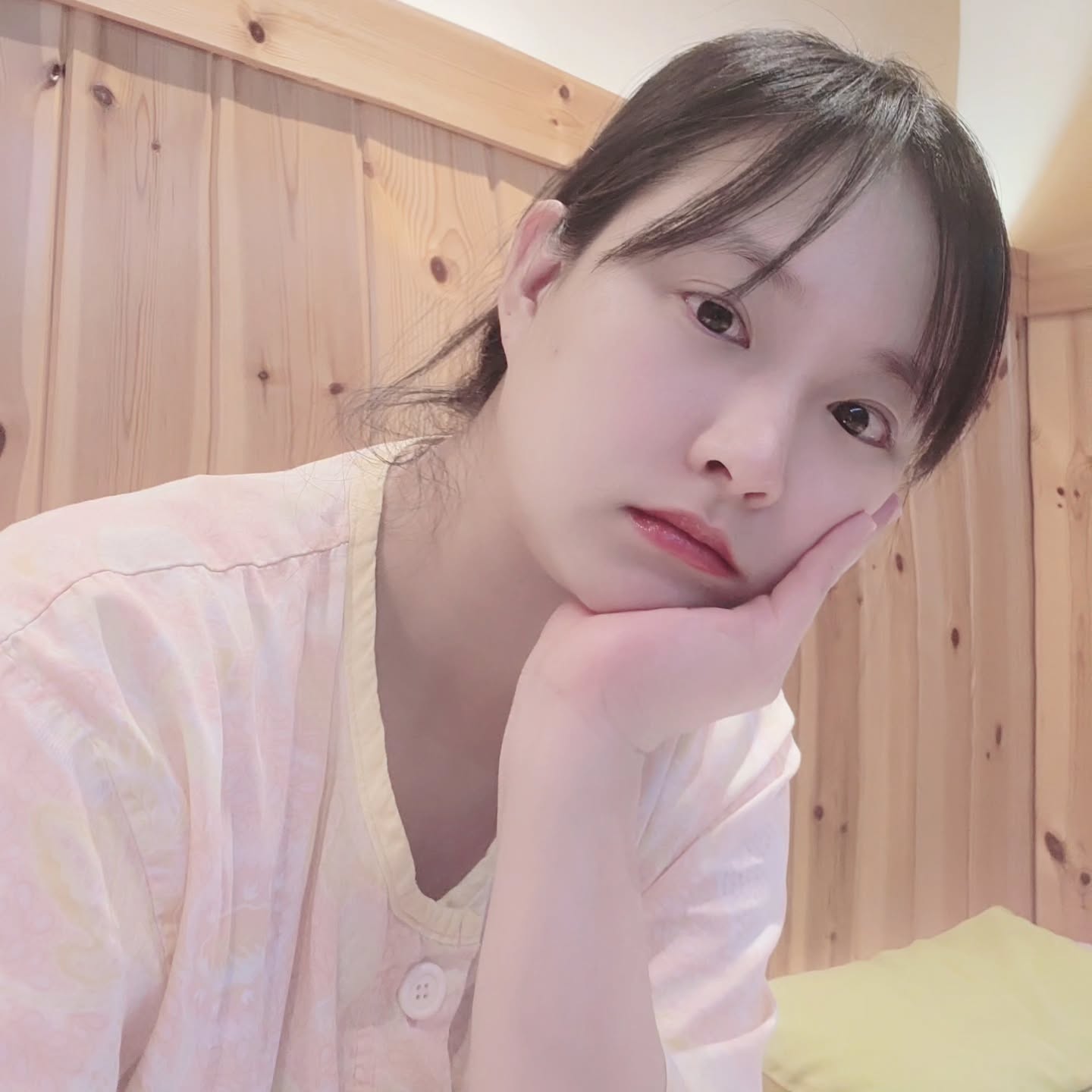 오랜만에 #엄마지분 #슬기로운조리원생활 🙋‍♀️
조리원 들어온지 얼마나 됐다고 시간 왤케 빨리가요?

낼모레 퇴소인데 그 전까지 뽕 뽑기는 커녕
점점 인간 쪽쪽이가 돼가고 있다는거🤣🤣🤣
덕분에 피드도 못올리고
아주 바쁜 하루하루를 보내고 있답니다.

곧 둘째 현실육아 돌입인데 벌써 두려워요ㅋㅋㅋ
저 잘 해낼 수 있겠죠? #육아맘 #화이팅 
#셀기꾼 #셀카로사기치기