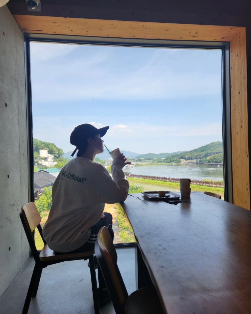 나만의 액자 🖼 귀엽

🦢
⛰️ 
📷 

#그린플래그커피 #귀엽 #해 #백운호수 #오리 #강물 #선산
#경기의왕시