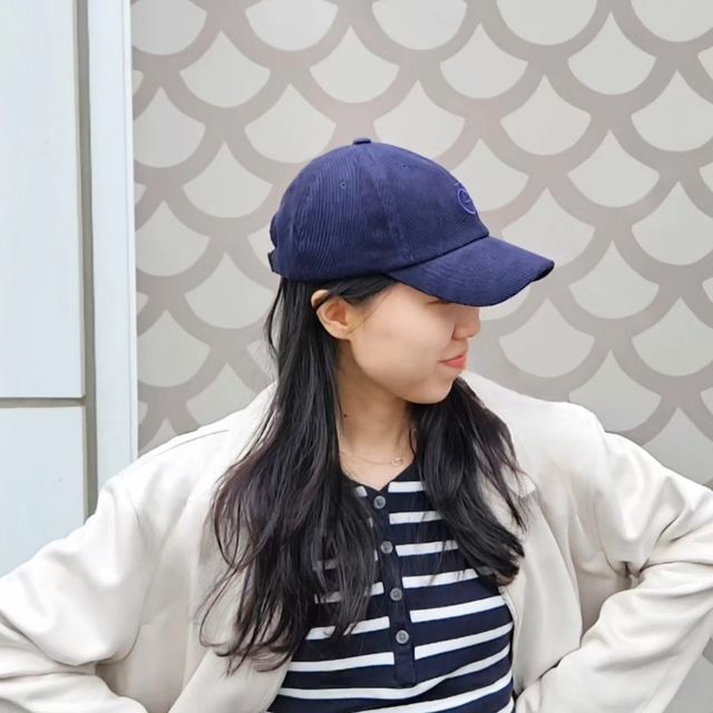 정이핏 | 네이버 패션인플루언서 on Instagram: "오늘도 눈이 펑펑왔지만 벌써 봄자켓이 나오더라구요 💓 루즈핏의 비건스웨이드 자켓이에요 ! #아이러니포르노 #스웨이드자켓"