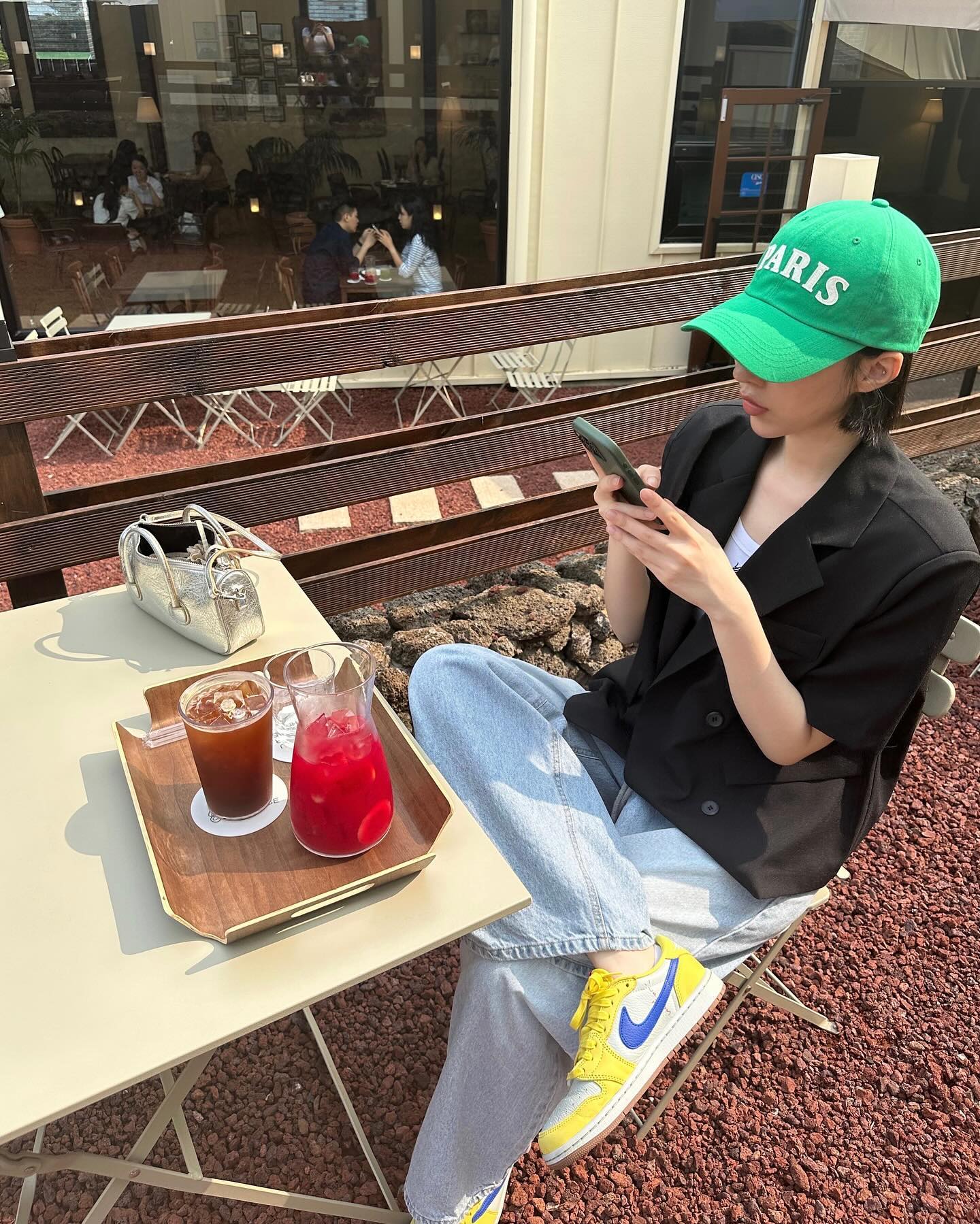 🏝️🗿🥖☕️