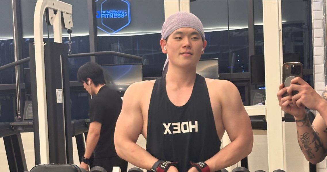 어깨 뽕 장착한 백숙 한마리🐔