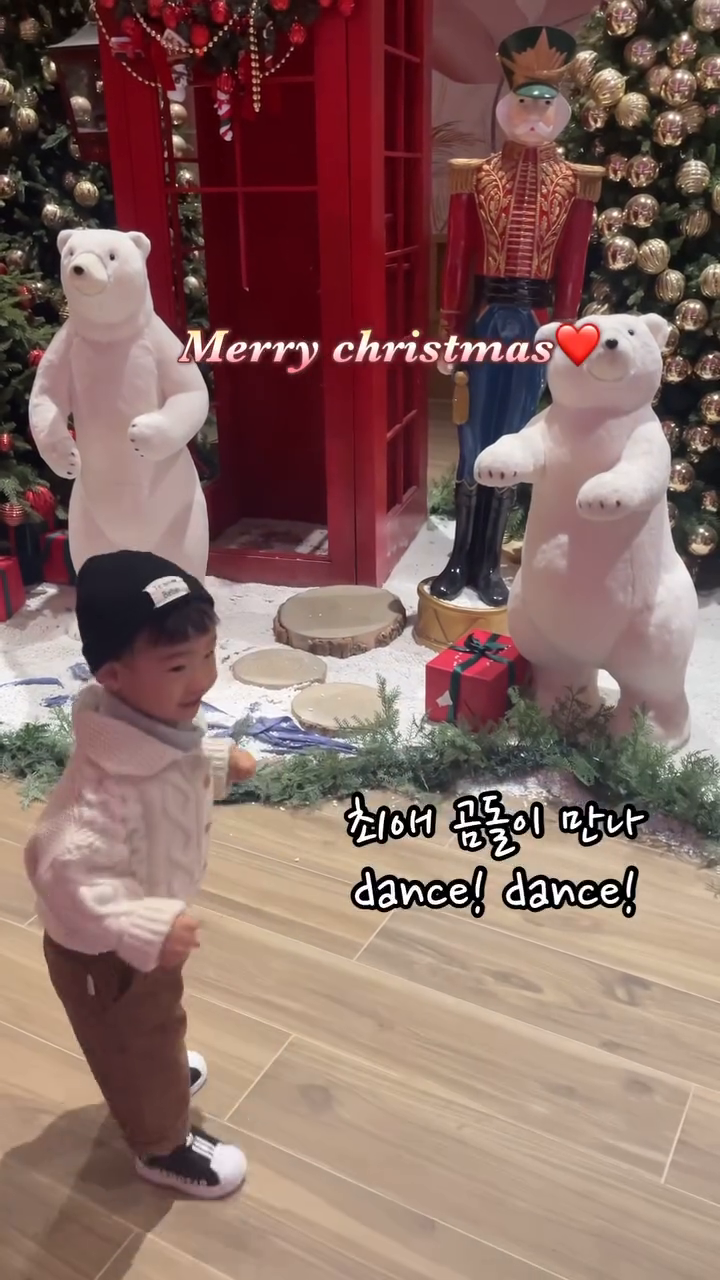 #뒤늦은크리스마스🎅🎄

크리스마스에 아빠가 아파
이틀동안 집콕만 하다가
어제 급 다녀온 
#인천인스파이어리조트 

좋아하는 곰돌이들 만나
매우 즐거웠던 하루❤️

야간근무로 또 출근해야했지만
오전에 함께 시간 보내준
아빠 고마워요😘