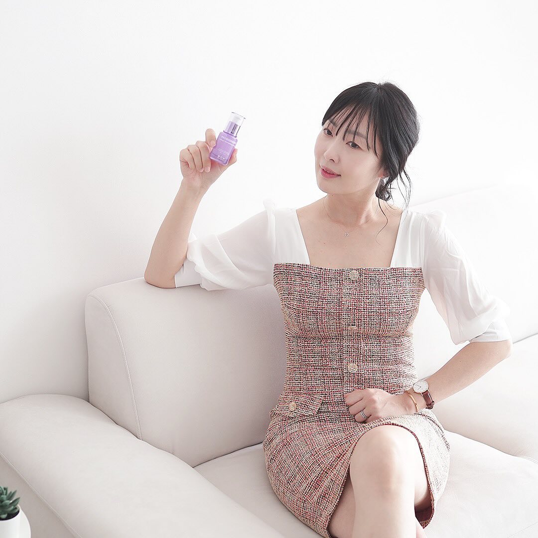 #광고 bioheal.boh_official 
날씨가 더워지면서 모공이 늘어지고 넓어지는 느낌이죠!
바이오힐보 프로바이오덤™ 콜라겐 리모델링 세럼은
5일 만에 효과를 볼 수 있는 모공 교정 효과를 자랑하는데요!

사용하다가 중단해도! 
모공 부위 탄력 유지 효과
(4주사용 후 최대 1주 중단)가 유지된답니다.

♟️바이오힐보 프로바이오덤™ 콜라겐 리모델링 세럼
◻️피부 자극 테스트 완료 
◻️확실한 모공 타이트닝 효과
◻️무겁지 않은 워터리한 제형
◻️끈적임 없이 산뜻하게 사용!

같은 라인의 프로바이오덤™ 콜라겐 리모델링 세럼 패드도 있는데, 엠보면으로 모공 위 각질을 닦아내고, 겔 면으로 피부결 정돈 및 수분을 채워준 후 → 세럼으로 피부 속 콜라겐을 채워주는 모공 교정 되는 것을 느낄 수 있을 거예요

📍4월 19일까지, 올리브영 온라인몰에서 콜라겐 리모델링 세럼 구매 후 공식 인스타그램 내 구글폼에 인증하면 [올리브영 5천원 상품권]을 전원 지급해주는 리뷰 이벤트를 진행 중!

📍4월 한달 동안 바이오힐 보 신제품 [프로바이오덤™ 콜라겐 리모델링 세럼]을 20% 할인된 가격인 26,400원으로 올리브영 온/오프라인에서 만나보세요

📍프로바이오덤™ 콜라겐 리모델링 세럼 구매 링크: https://bit.ly/3TBlpAr

#바이오힐보 #처진모공퀵교정 #5일모공교정세럼 #모공세럼 #올리브영세럼 #올리브영모공세럼 #모공케어 #모공관리 #세럼추천 #올리브영추천템