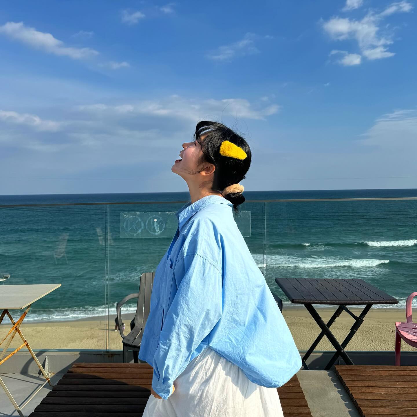 행복해 ! 🌊🩵
.
.
.
.
#맞팔 #선팔하면맞팔 #맞팔해요 #선팔맞팔 #맞팔환영 #팔로워 #likeforfollow #follow4followback #followme #followback #좋아요 #좋반 #좋아요반사 #l4l #likeforlikes #like4likes #소통 뷰티 #일상 #데일리 #daily #셀스타그램 #얼스타그램 #selca #selfie #강릉 #강릉여행 #카페곳 #카페 #강릉카페 #월화역