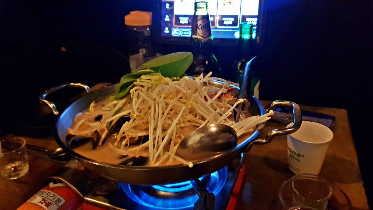 홍대벽돌포차, 에너지 넘치는 분위기와 특별한 나가사키