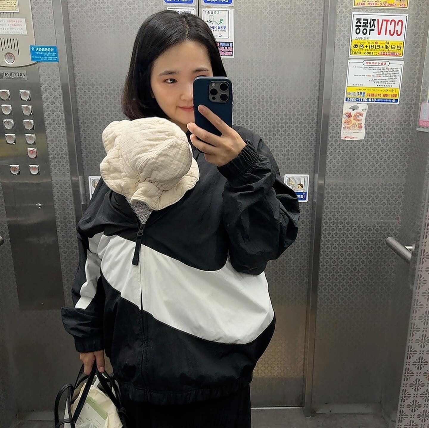 바람막이의 계절🫧

바람이 많이불땐 코니아기띠에
남편 바람막이면 완전 든든🤎
감기가 좀 나았나 했는데
다시 또 제자리👣
진짜 감기 언제 똑떨하죠🥲
애증의 콧물과 지긋지긋한 기침에
포근이 콧물흡입기와 네블라이저가
열일하는듕,, 없었음 어쩔뻔,,🥹
다들 감기 조심하시길 바래요..🥲
#일상기록✏️