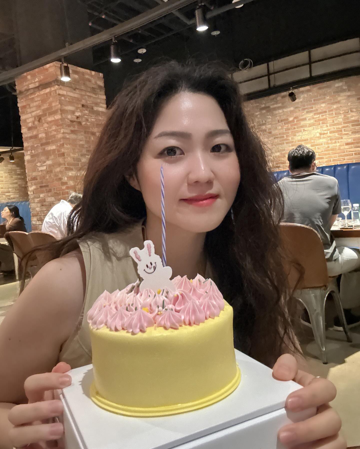 아껴주시고 성원해주시고 응원해주시고 격려해주시고 후원해주시고 보태주시고 사랑해주시고 .... 

감사했습니다🎂🎂💜❤️🧡

#생일