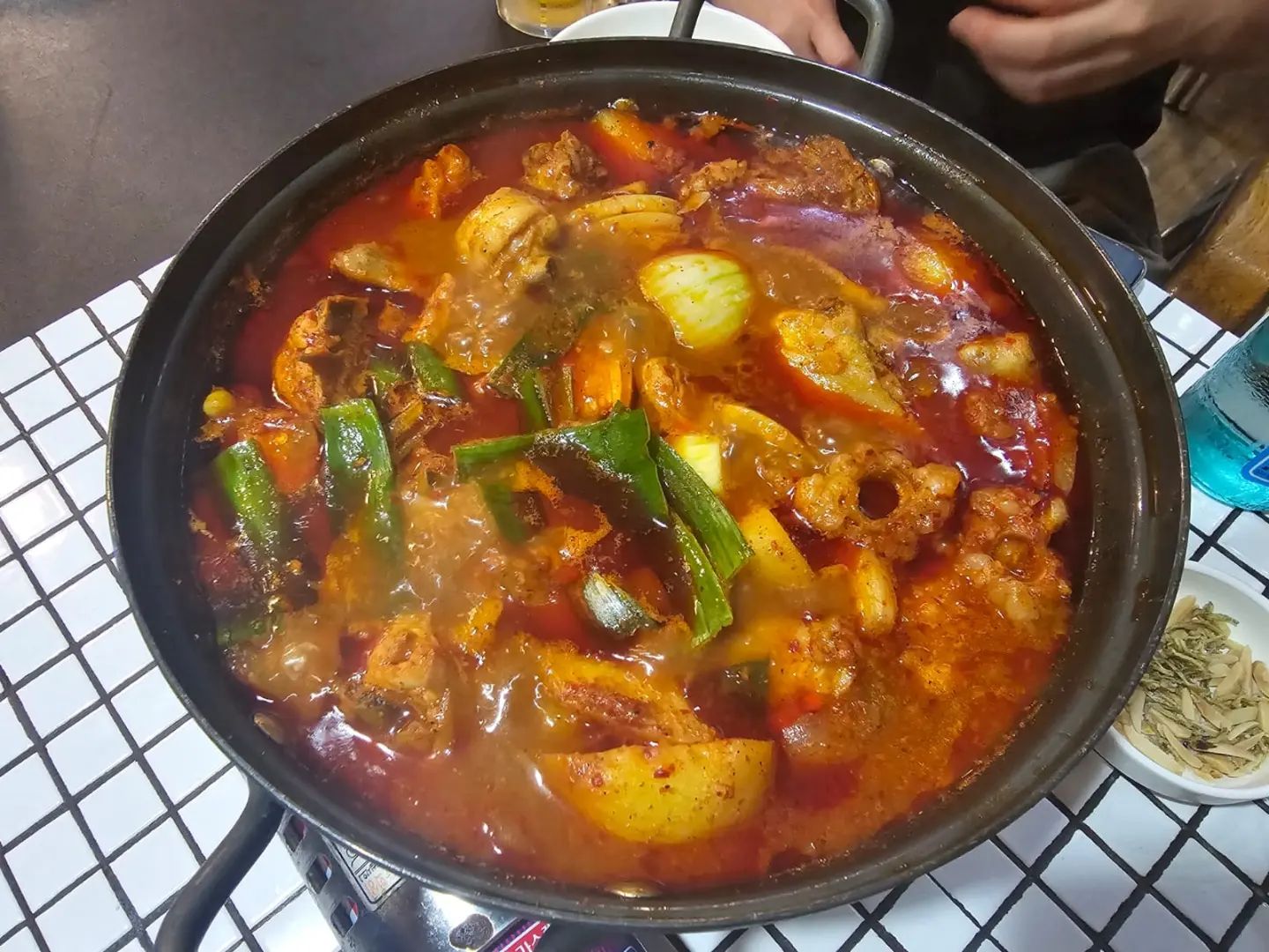 .
곱도리탕
마라탕
양장피&칭따오
불닭발
쓰리뽀가 궁금해했던 공차
순대
그리고 사진엔 없지만 감자탕까지
.
수지에서의 4박5일
시간이 짧아 그저 야속했지만
너무 행복했다
이제 집밥먹으러 내려가보자!!!!