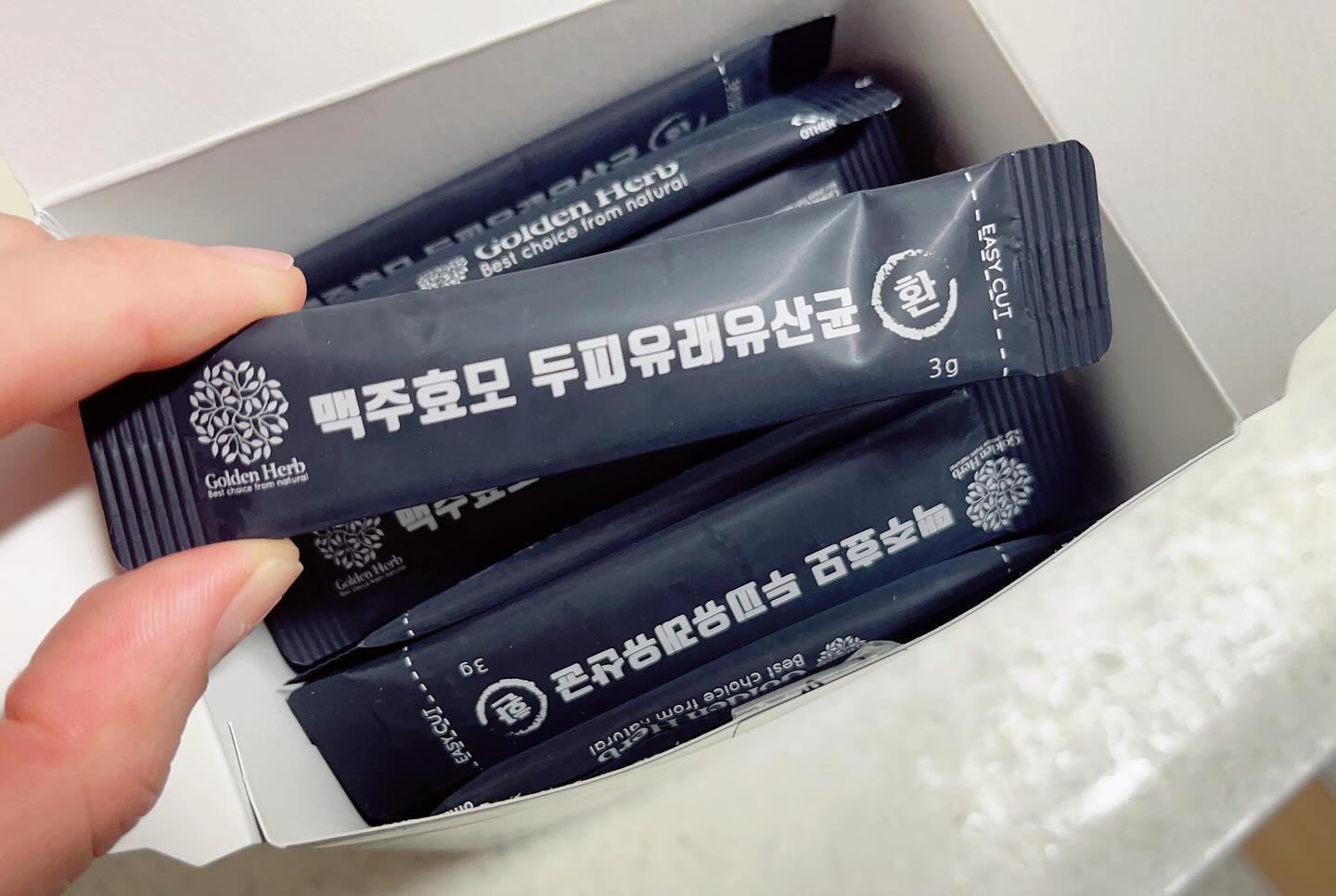 #협찬 맥주효모 환 두피유래유산균 비오틴 콜라겐 아누카사과

🍎맥주효모 2,805mg, 두피유래유산균 3,000ug, 비오틴 5,000%, 아누카사과, 로즈마리,엘라스틴,초저분자300달톤 어린피쉬콜라겐 30,000ug

🍎풍성함의 끝판왕 맥주효모로 북유럽의 맥주 강국, 건조맥주효모 함유량이 1박스당 252,450mg

🍎맥주효모의 뛰어난 영양소 → 약 53%건강한 식물성 단백질로 구성되어 모발 구조와 동일한 구조를 가진 아미노산 풍부
풍부한 비타민과 미네랄 등, 고함량 단백질!
건강한 한국인 두피에서 찾아낸 1,000억 두피유래 유산균
굵고 윤기있는 자신감을 위한 비오틴 5,000%함유
맥주효모 두피유래유산균의 시너지 원료

🍎보관까지 간편한 하루1포로 언제어디서나 간편하게 섭취

🍎체크 포인트🍎
자신감까지 비어가요
평소 식습관이 불규칙해요
풍성한 활력이 필요해요
출산 후 몸이 예전 같지 않아요
머리 감기, 빗기가 두려워요
업무 과다로 체력소모가 커요
누가 위에서 볼까봐 두려워요

🍎https://smartstore.naver.com/bluein/products/8638753654
#맥주효모 #맥주효모환 #맥주효모분말 #맥주효모영양제