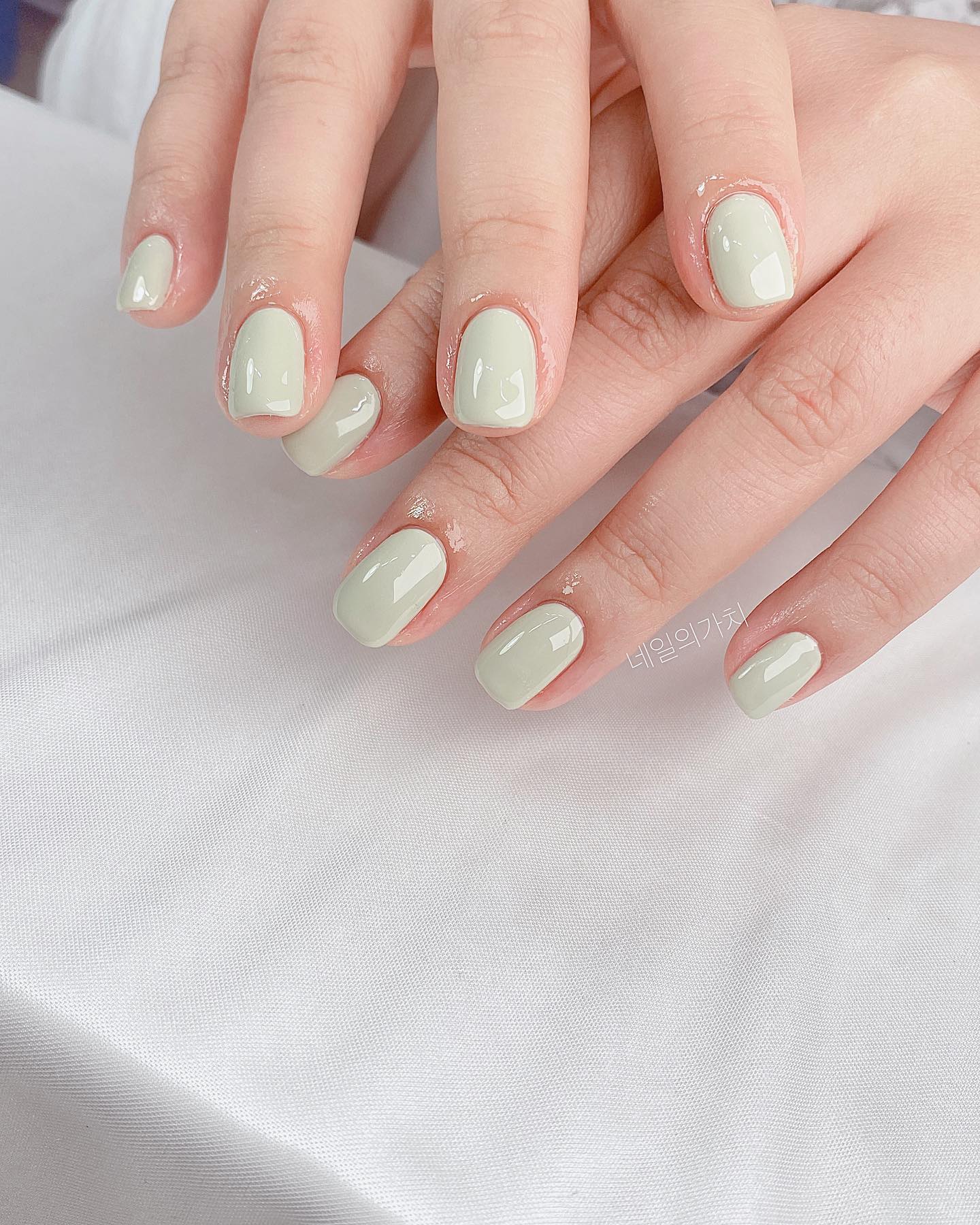 올때 메로나💚

➿➿➿

 네일의 가치

 성함/연락처
 원하시는 날짜 / 시간
 하시는 시술 / 아트 유,무 (사진첨부)
 연장/젤제거 유,무 

- 예약문의는 카카오채널 ‘ 네일의가치 ’
- 네이버 예약 가능
- 무수동7길 124 하늘채아파트상가 

➿➿➿