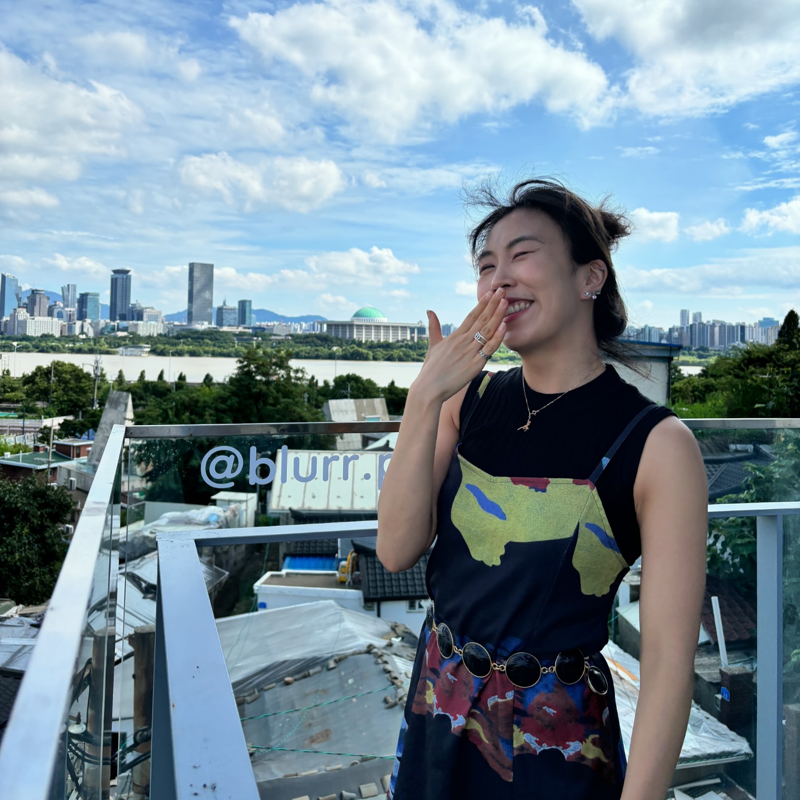 헿🌤️
오늘 하늘도 맑음...♥️

#selfie #셀피 #요즘근황 #잘먹고 #잘놀고 #잘쉬는중 😉