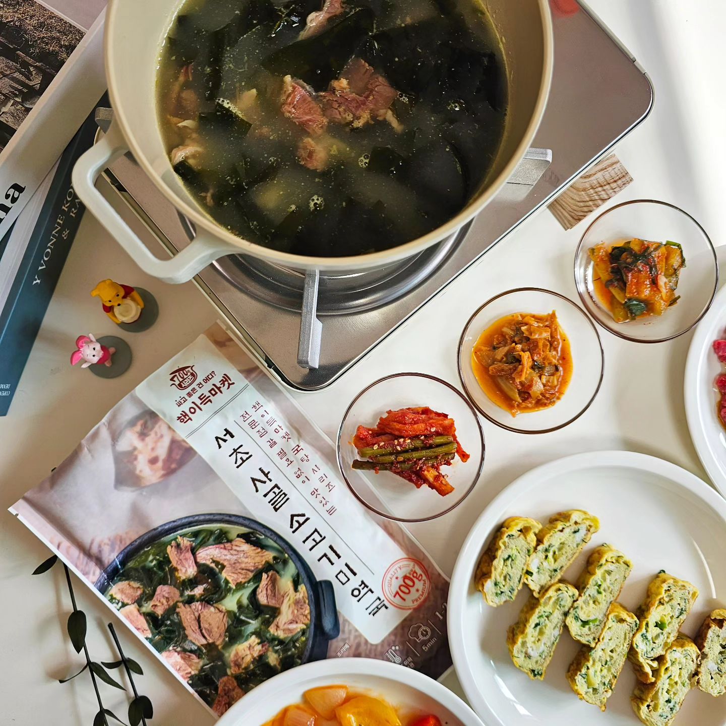 #협찬

나의 사랑 핵이득마켓🤍

아직도 핵이득마켓 제품 안드셔보신분? 🙋‍♀️ 
진짜 진짜 너무 맛있는데 아직도 안드셔보셨으면!!!
실수 하시는고에욤 🙈 개이득도 아닌 핵이득이자나욤👍

저는 핵이득마켓에서 주기적으로 제품을 보내주시는데욤🙂
보내주실때마다 엄빠 모셔서 밥 차려드려욤 🍚 
핵이득 덕분에 효도하는 효년이랍니다 ㅋㅋㅋㅋㅋㅋ

여러 제품 맛보여 드릴때 늘 만족하셨는데,
특히 이번 미역국을 아빠가 너무 좋아하셨어욤:) 🎵
엄빠 집으로 추가 주문해달라고 하셨고,
많이 주문해서 할머니도 갖다 드리겠다며 👵 

저는 맛도 못보고 엄빠 밥 차려드리고, 
나머지 미역국도 뺏겨버렸거든요ㅠㅠㅜㅜㅜㅜㅜ😭
다시 주문하려고 했더니 현재는 품절!!!

올마나 핫한거니 🔥 재입고신청 알림 해놓고 기다리는중이요!
44프로 세일까지 해서 옴총 싸욤🫶
늘 받을때마다 요똥이 에디는 핵이득 밀키트에 감동한답니다❤️

아직도 핵이득 제품 접해보지 못하셨다면,
품절되기 전에 주문 서둘러보세욤😉

구매를 원하시면 👉 hedmk_official

✔️ 6,800원에서 44% 할인된 3,800원

#핵이득마켓 #서초사골소고기미역국 #미역국밀키트 #밀키트추천 #밀키트맛집 #소고기미역국 #사골소고기미역국