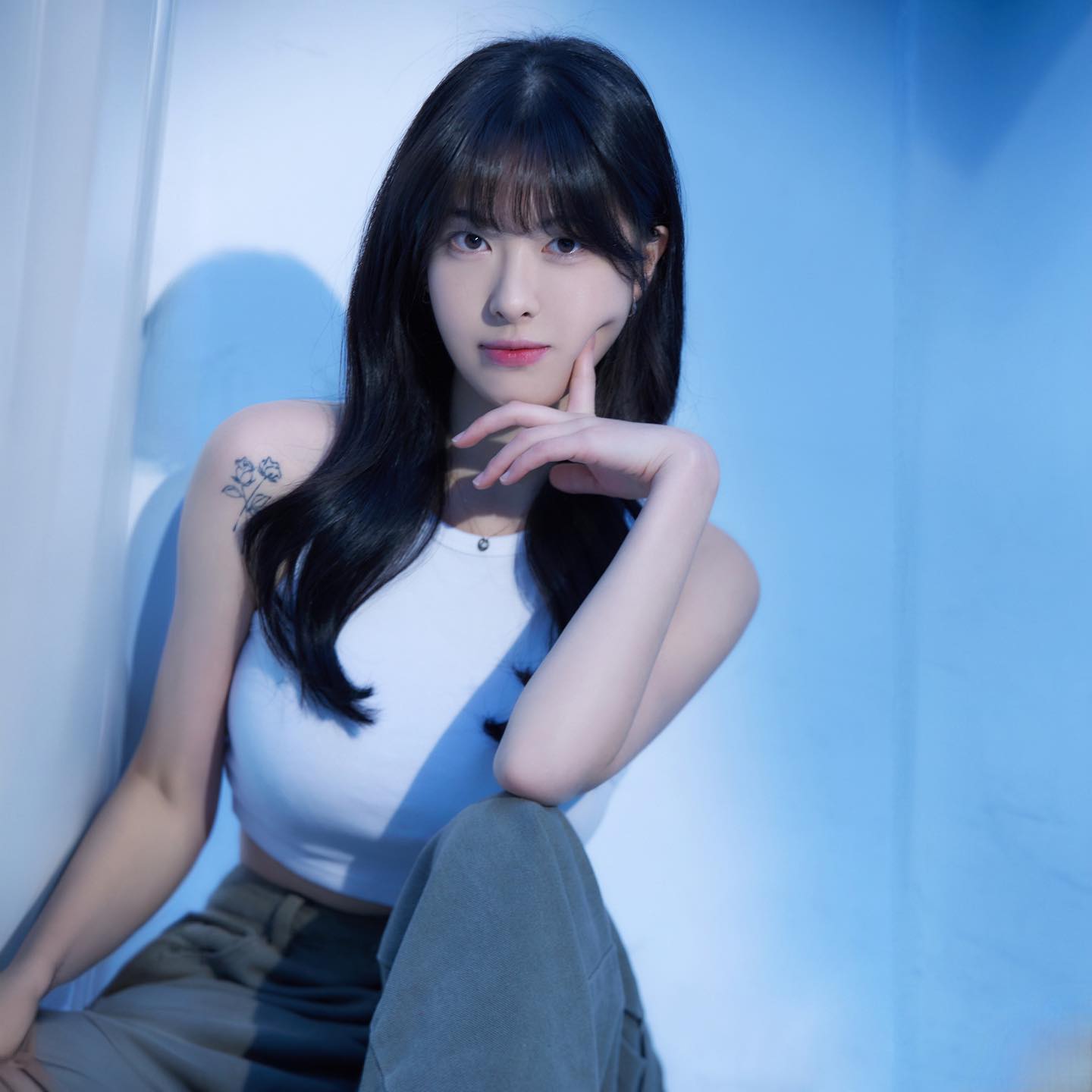 프로필 찍었습니다
저는 예령이에요 
많듣부 (노래 좀 많이 들어달라는 뜻)