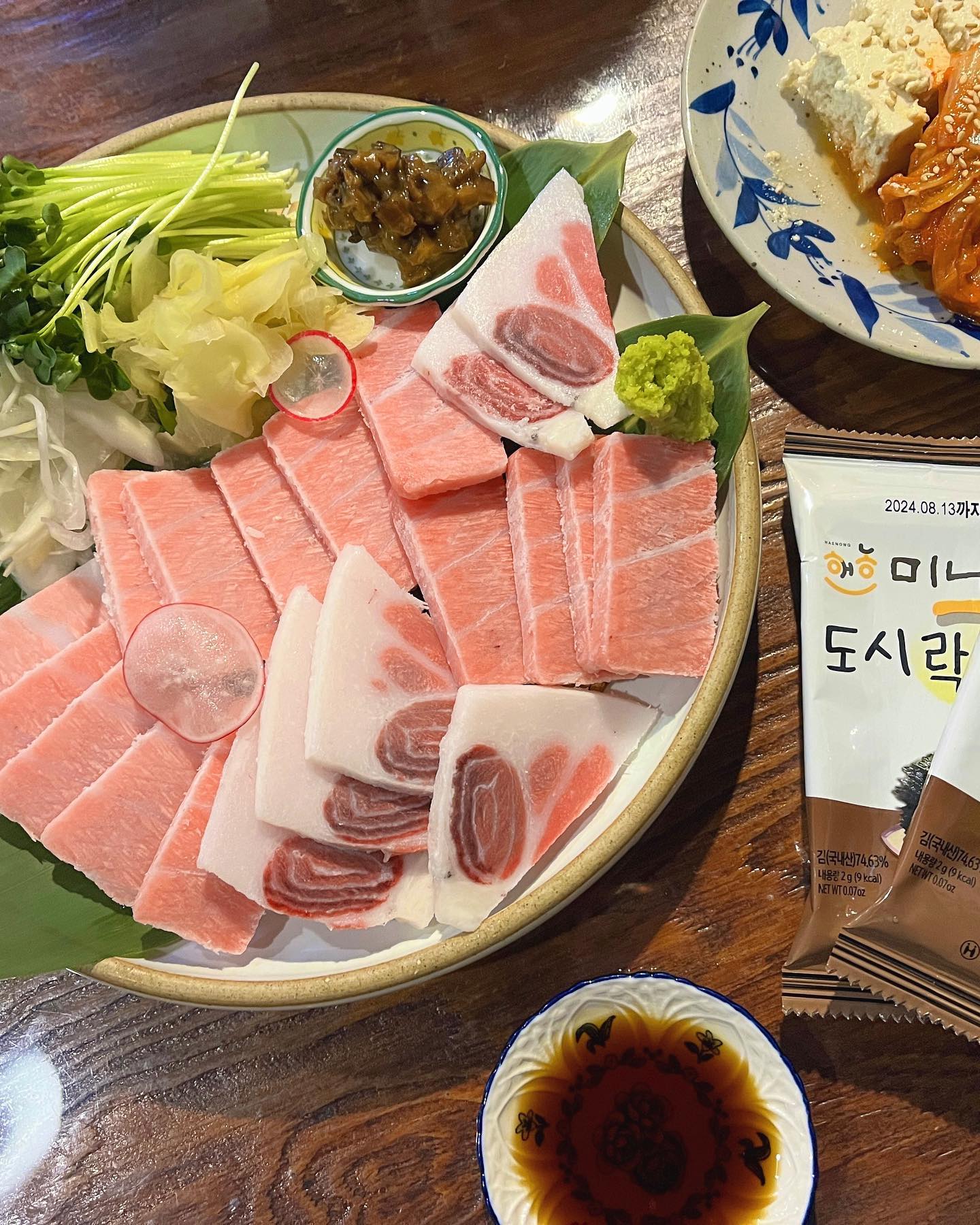오픈런 좋아! 짜릿해! 
겸미랑 낮술 먹자하고 자정에 헤어지기(๑>◡<๑)

(서비스 까지 맛있는 집•
배꼽도로에 도시락김 대신 감태가 나왔다면 완벽했을거야!)