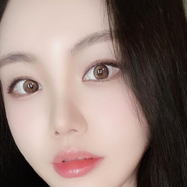 𝐘𝐮𝐣𝐢𝐧 on Instagram: "#광고
여리여리 코랄색 패키징..🍑
자극없이 ʏ존케어를 도와주는 #온리뮤 ✨
⠀
순하고 은은한 튤립향이라서
부담없이 데일리로 쓸수있어요🍑
온리뮤로 산뜻하게 케어해보세요✨
⠀
@jkaura.official 
⠀

⠀
⠀
#빛나#vyttna#onlymmue#팜므파탈#여성청결제#냄새제거#튤립향#보습#y존케어#y존#약산성#저자극#식물성#이너뷰티#이너퍼퓸#온리뮤팜므파탈#여성세정제#여성질세정제#자기관리#여성청결제추천#관리하는여자#오운완"