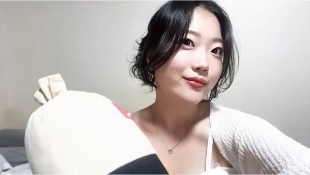친구가 이쁘게 메이크업 해줬어❤️
한강에서 랩부분 가사 너무 설레...🫣🫨