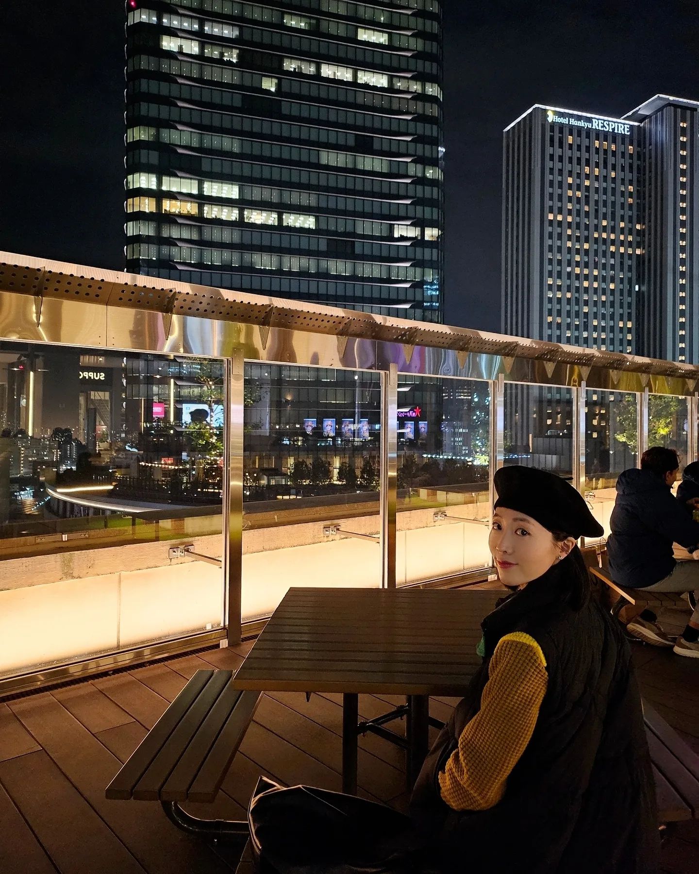루쿠아 테라스에 봤던 야경🌃 
많이 먹었더니 볼살이 오동통🙃