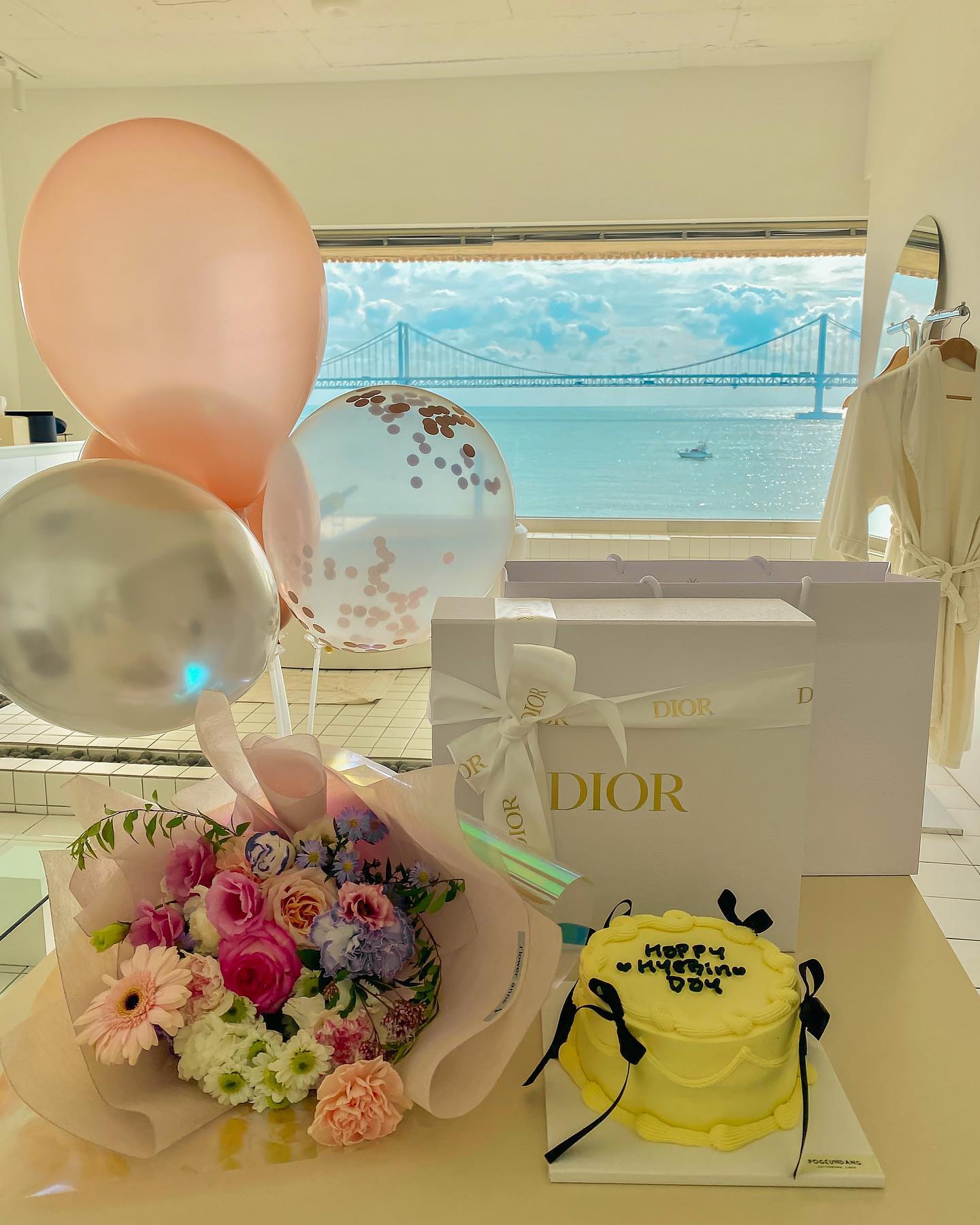 𝐻𝑎𝑝𝑝𝑦 𝐵𝑖𝑟𝑡ℎ𝑑𝑎𝑦 𝑇𝑜 𝑀𝑒🎂
러블리도 건강하게 출산했고
사랑하는 댕댕씨랑 미리 파티한 생일파티
11월달은 무척이나 소중한 달
축하해준 내모든 지인들도 사랑해요❤️