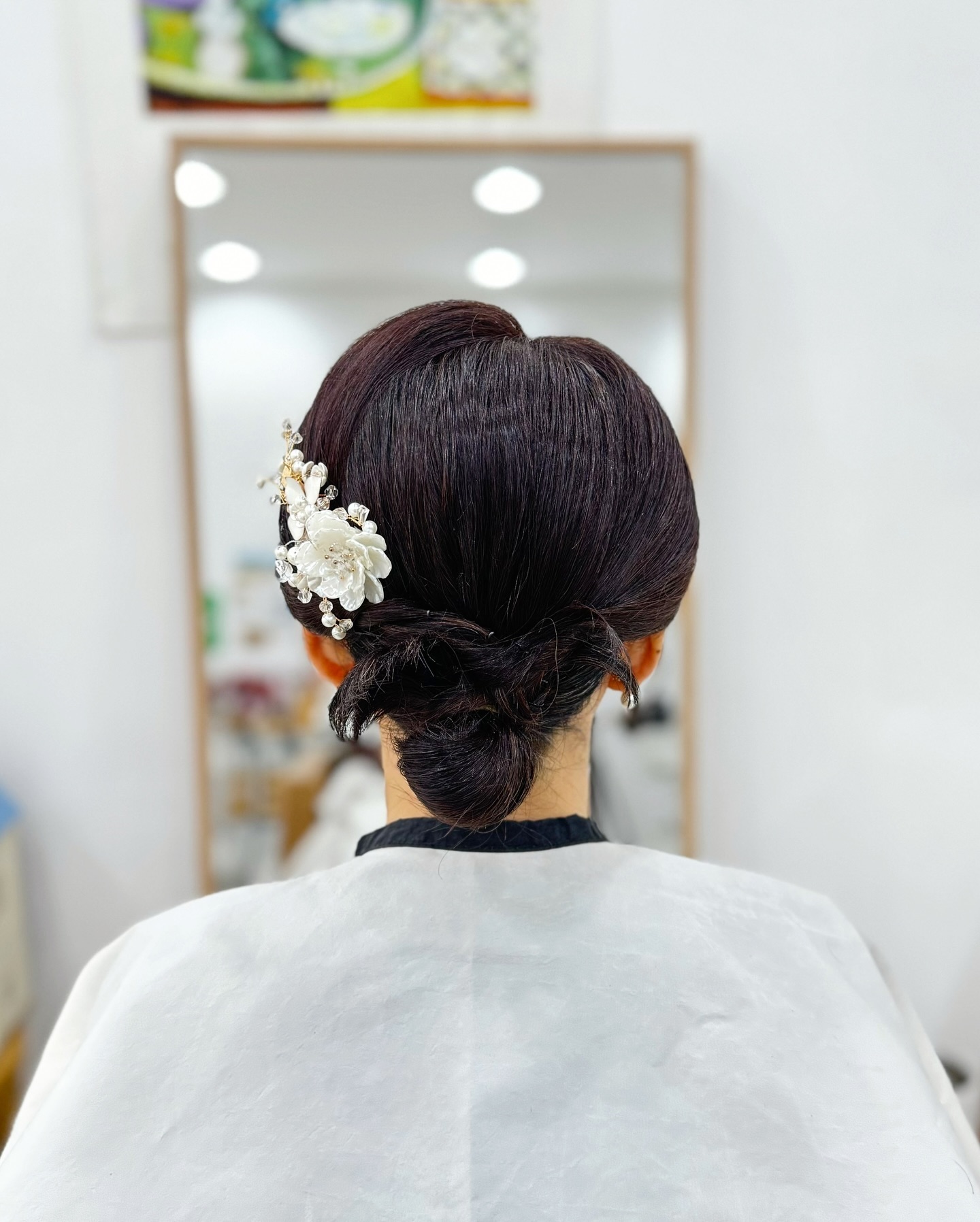.
깔끔한듯 포인트있는 로우번 🫣
.
#동탄메이크업
#동탄헤어메이크업
#오산메이크업
#병점메이크업