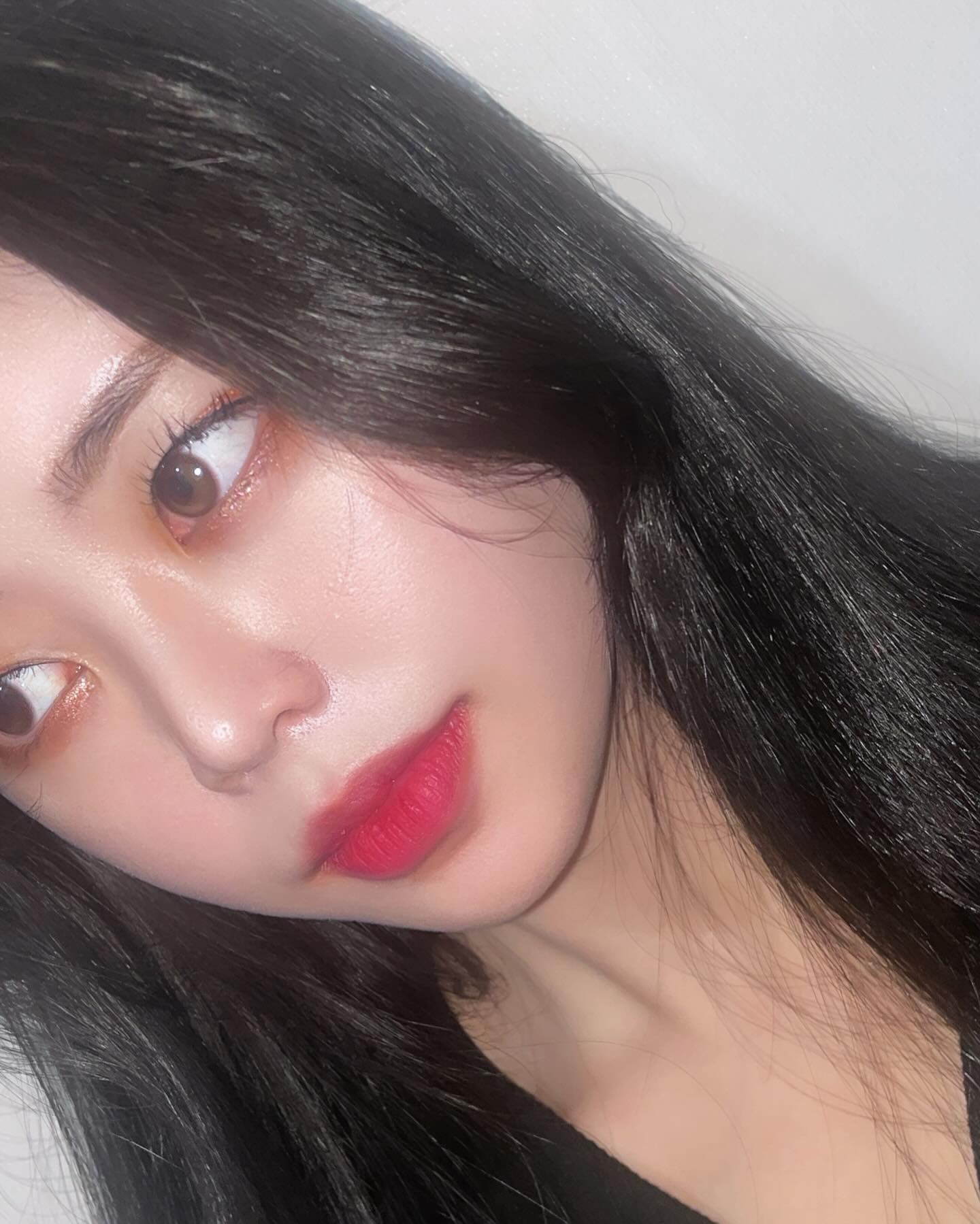 요즘 빠진 렌즈자랑 
실물이 더 이쁜데 약속이 없어🥲 

렌즈도 집에서 시키는 세상 왤캐 좋아졌니
나때는 시내나가서 가짜눈알에 끼워봤다 이것드라ㅠ 

#렌시스 #제품제공 #제품촬영 #렌즈추천 #데일리렌즈 #노이브라운 #노이블랙