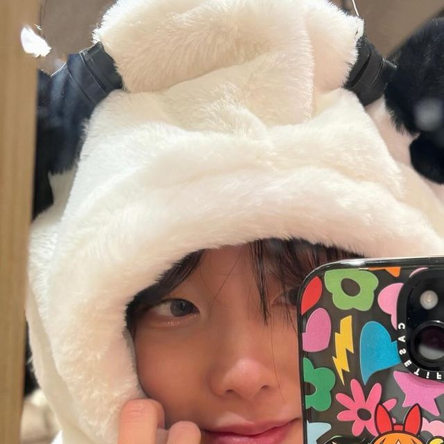 김세연 Se Yeon Kim 🇰🇷 on Instagram: "인기쟁이 푸바오"
