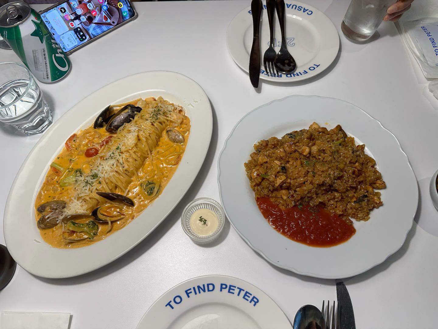.
오랜만에 친구랑 데이뚜❣️
양도 많고 둘이서 배불리 먹었다😋
자리도 넓어서 답답하지않다~
#투파인드피터노원점 #노원역 #노원데이트 #노원역맛집 #노원역레스토랑 #노원역모임 #노원역파스타