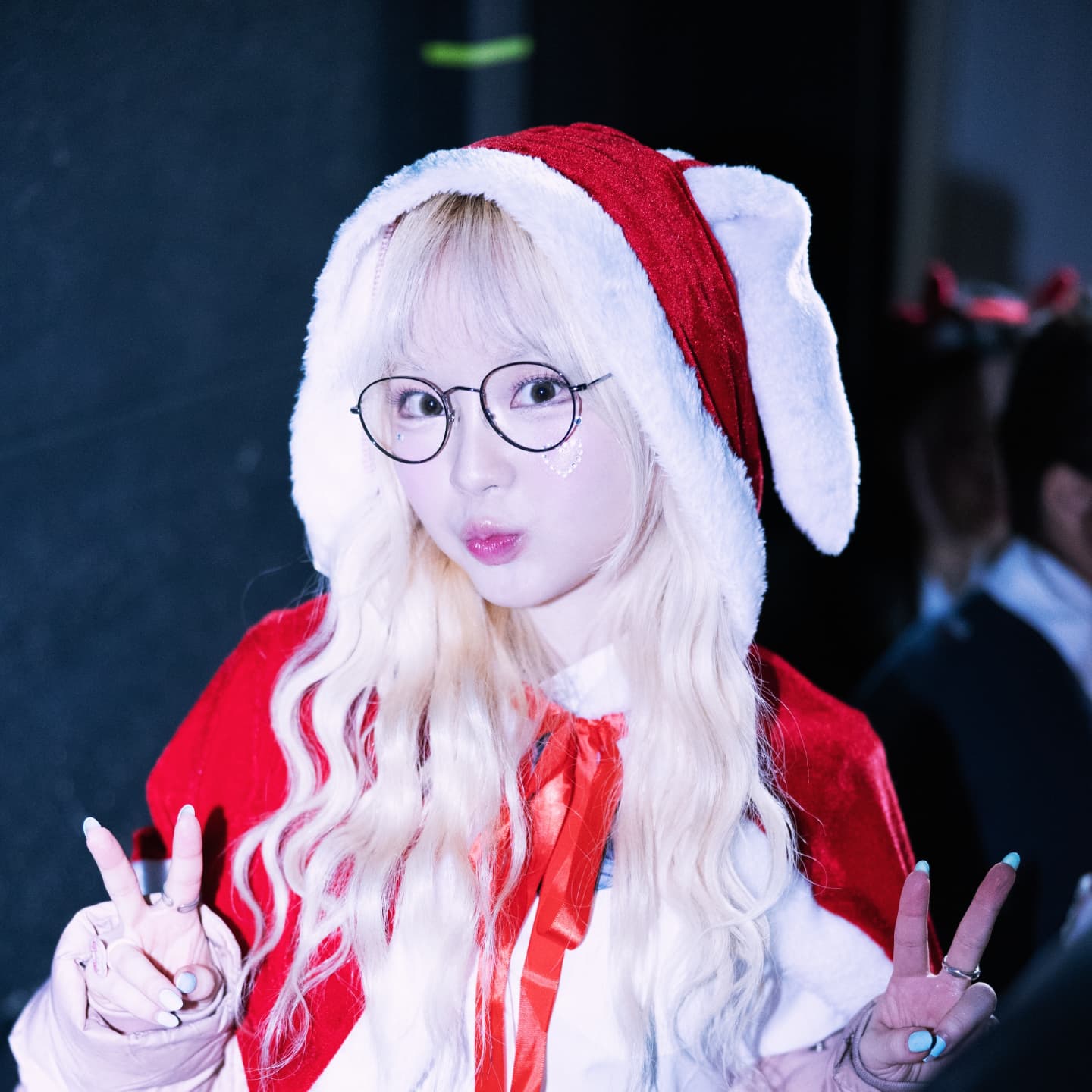 메리 크리스마스🎄안경 해오니 크리스마스에 공연한다아

#해온 #싱어송라이터 #singasongwriter #음악 #금발모델 #krnb #알앤비 #좋아요반사 #kpopgirl #아이돌스타그램 #한국아이돌 #신인 #아이돌패션 #특전소녀전선 #지하아이돌 #라이브아이돌 #퍼포먼스 #아이돌그룹 #걸그룹 #地下アイドルやってます #금발염색 #해온핑 #메리크리스마스🎄✨
#merryxmass