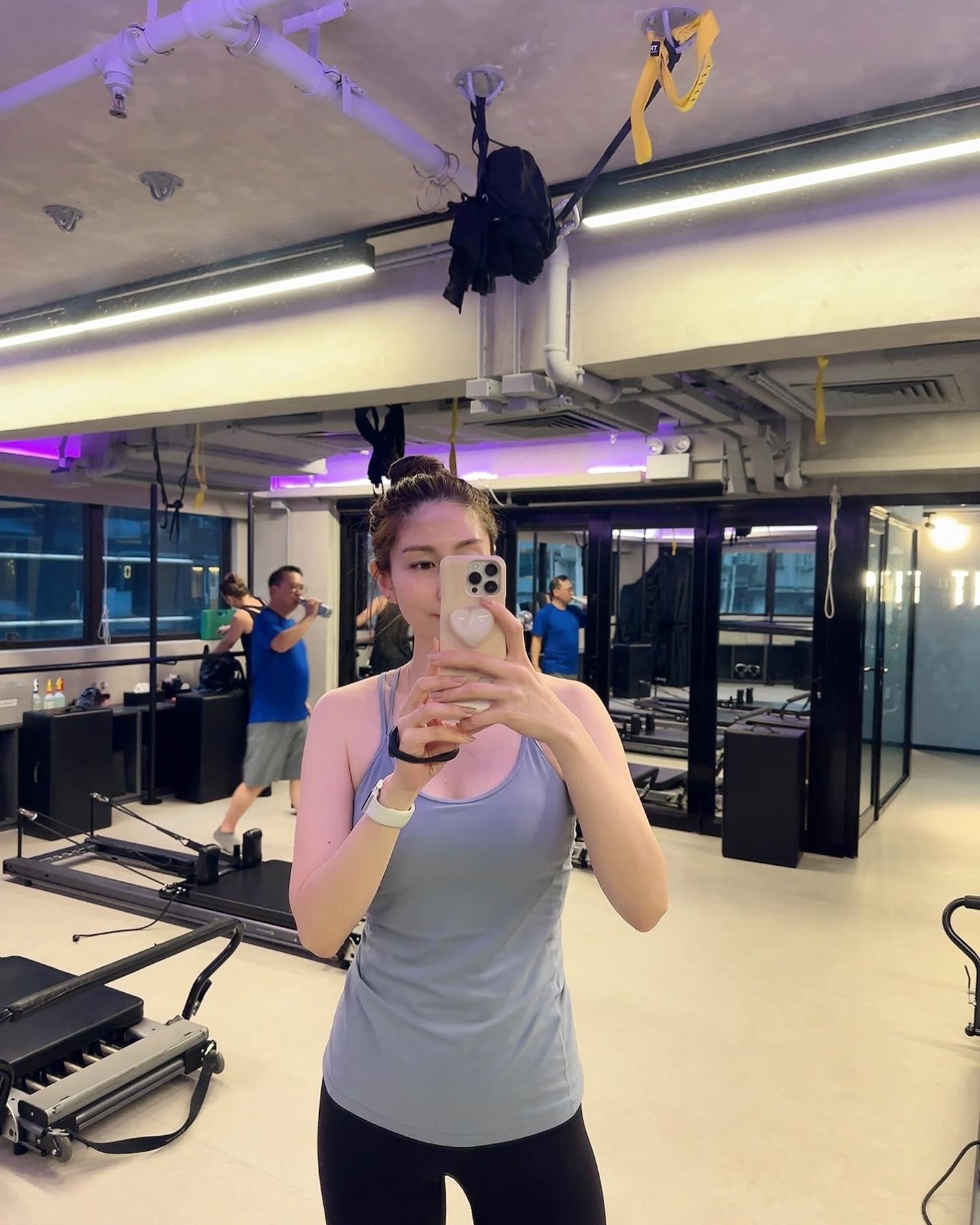 ⠀
📍Top fit pilates
⠀
아침 7:35am부터 8:45pm까지 하루 21클래스
reformer랑 barre, weight training까지 골고루 수업이 있어서 많이 붐빌거라 생각했지만 생각보다 번잡하지 않았다.
수업 많은 스튜디오는 어떤가 궁금했는데 Trial수업 외에 수업료는 싸진 않은편(홍콩필라테스 평균가정도), 우리나라 처럼 말도 안되는 금액으로 회원모집에만 급급한 느낌은 전혀 아니였다.
⠀
수업이 많다보니 회원들 예약률로 수업의 만족도 체크가 가능함!
⠀
⠀
⠀
#hongkong#pilates
#필라테스여행 ❤️