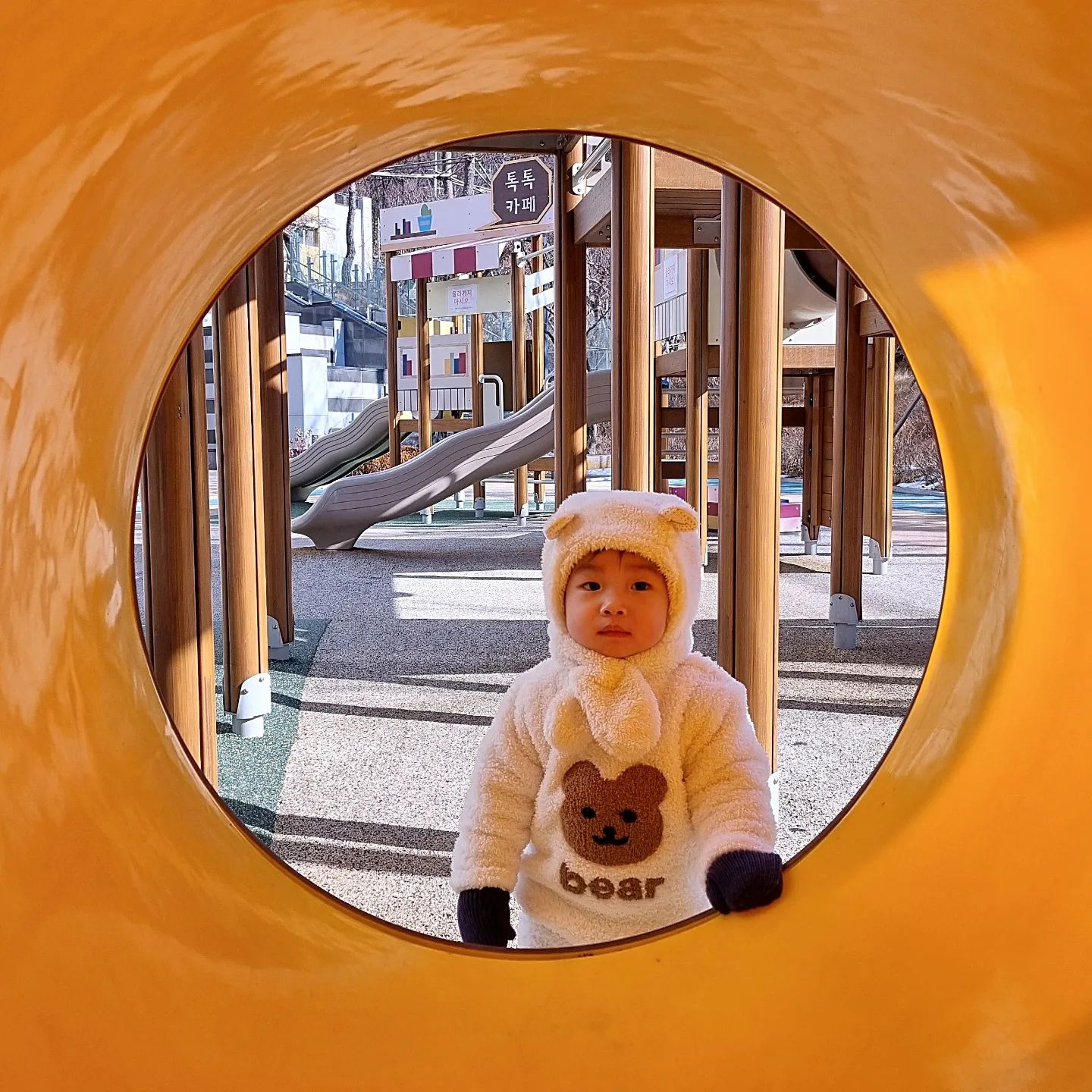 🧡╹ᗜ╹🧡

부부슈트 입고 나가니
오후 햇살에 외투없이도 따뜻하게 놀았어요

귀와 목까지 덮어주는 겨울모자랑 매치하니,
여기, 아기곰 한마리 있어요~~~

ᵗʰᵃⁿᵏ ʸᵒᵘ dior__min

#생후409일
#아기옷 #아기곰