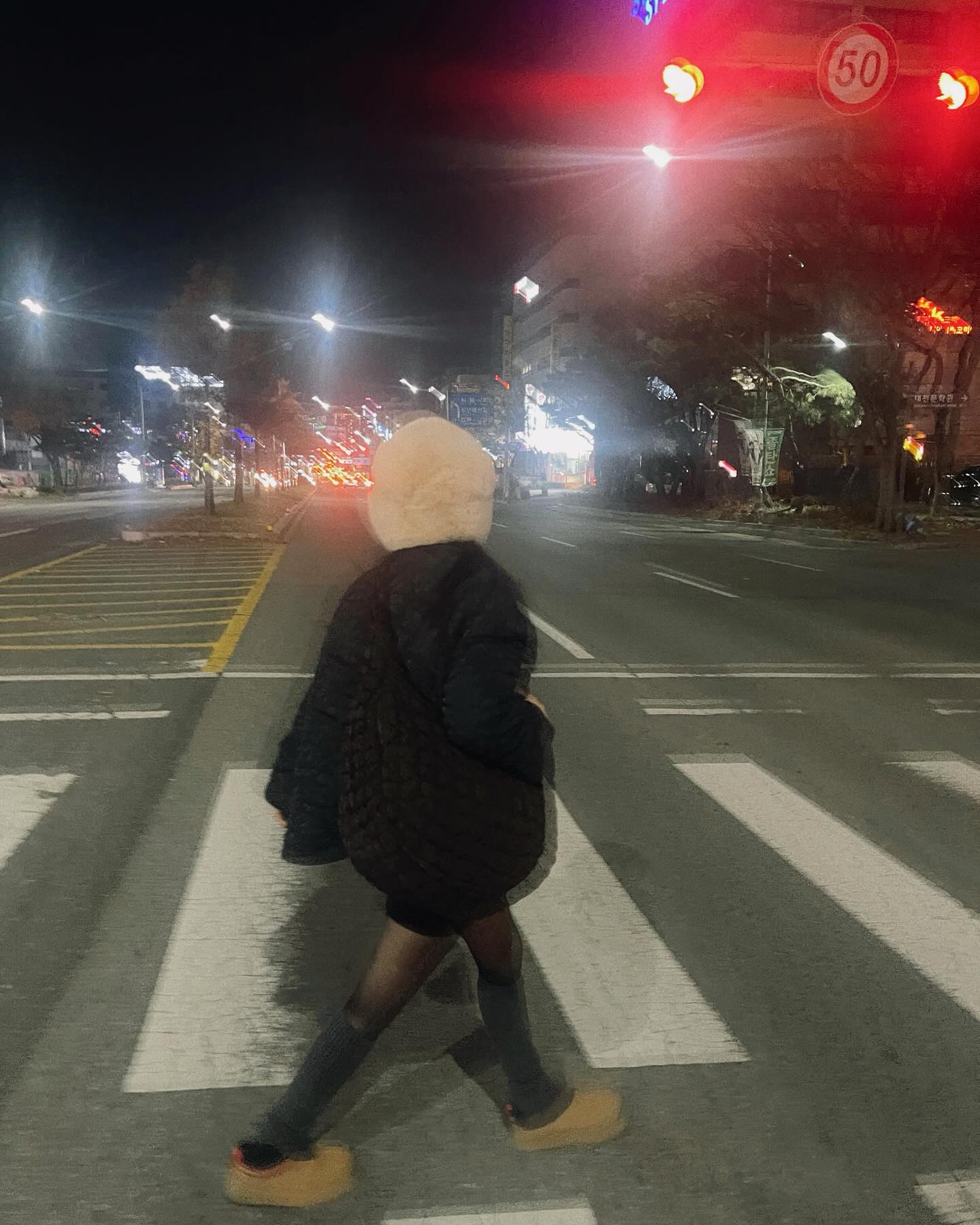 내 애착.왕대가리모자 없으면 안되는 날씨🥶
감기기운 까지 사악 와버림ㅠ보온템 넣으려다 다시펼친다🤣
봄신상 2월로 미루길 잘한거지? 하.하.하 
#눈 #겨울 #추워요