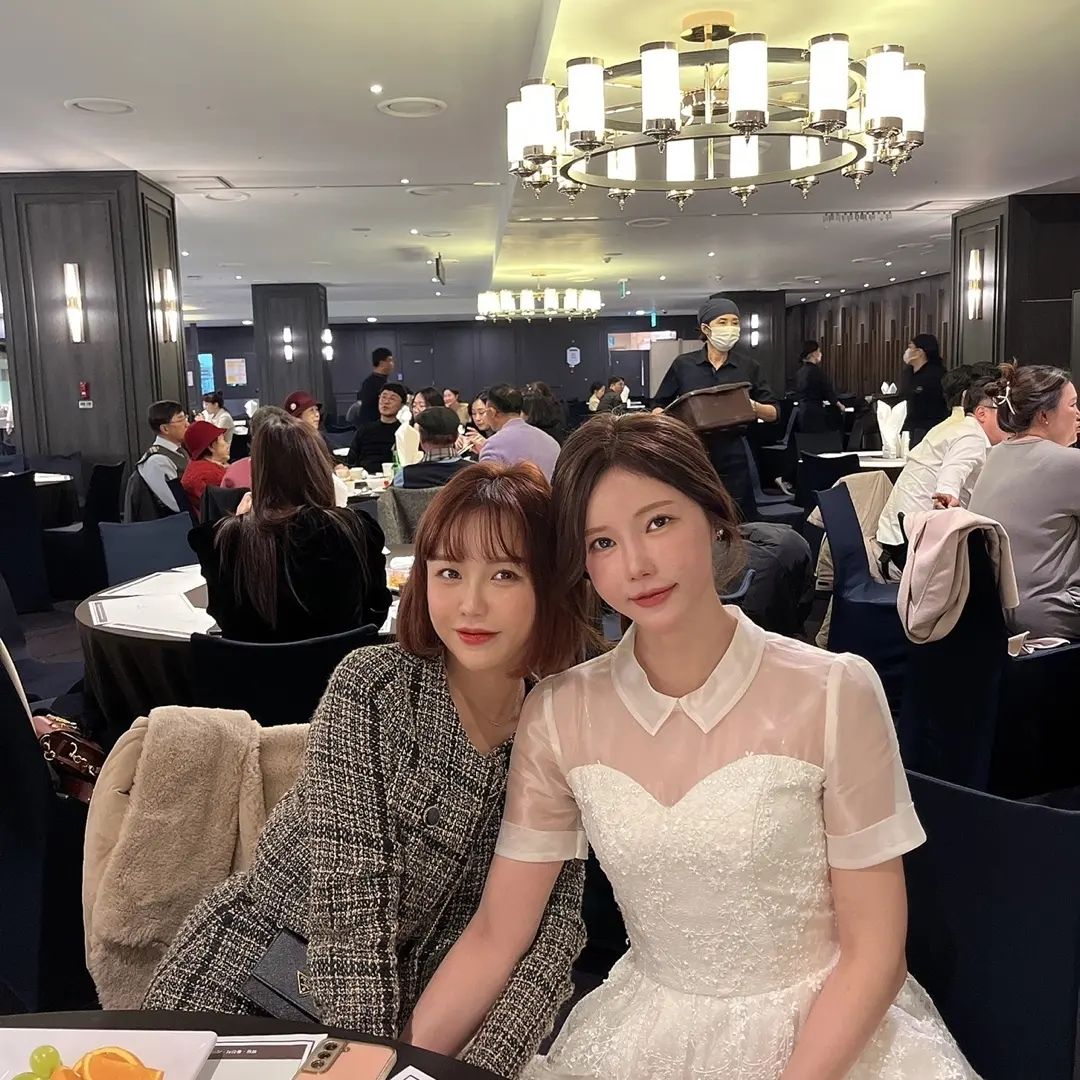 얼마만의 피드인지 🙂
친한언니의 결혼식 인스타는 안하지만 오늘 너무 예뻤다 언니❣️
결혼 축하하고 신행 다녀와서 보아유 👰🏻👋

#결혼식 
#웰컴유부월드 😘