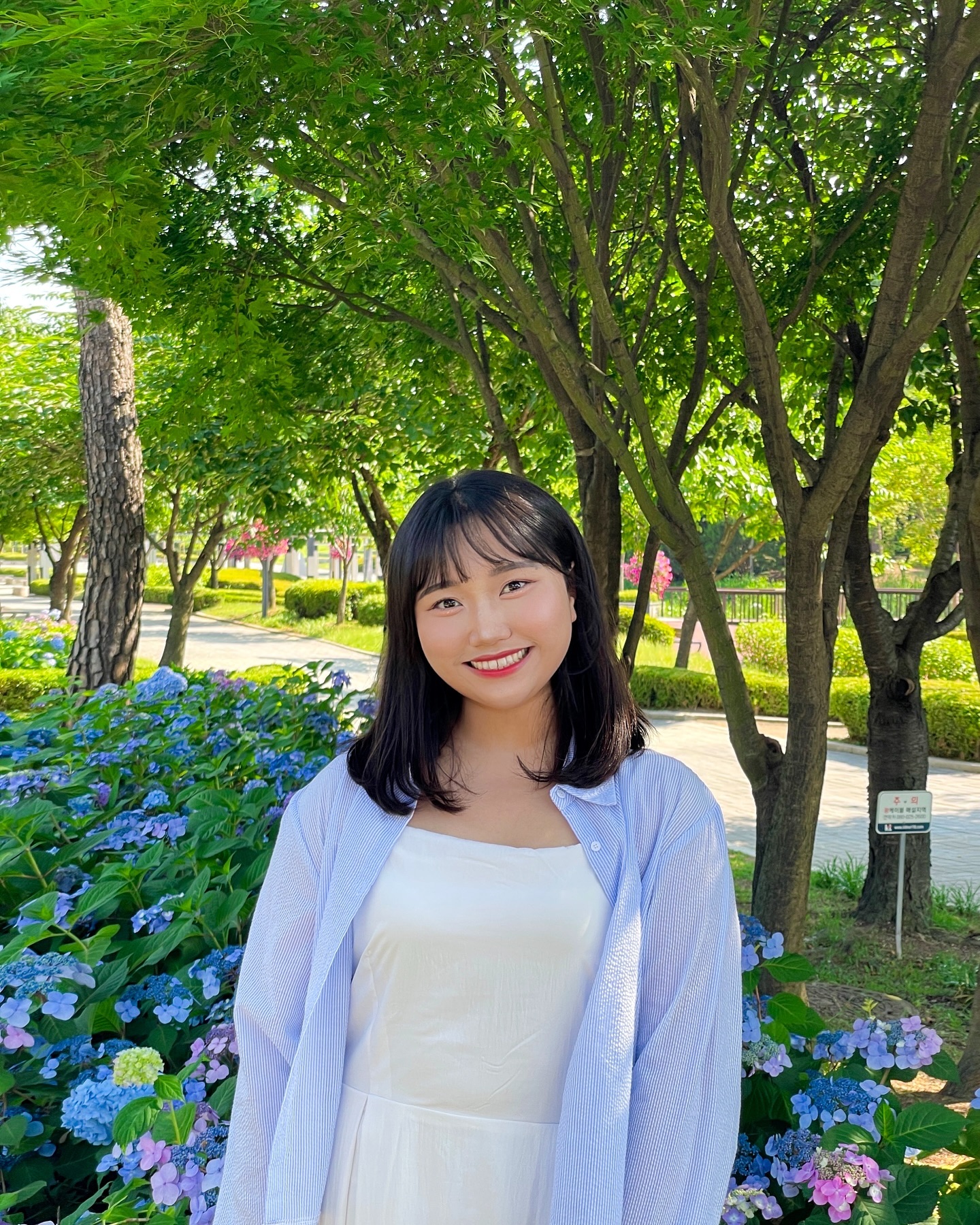 덥다🫠💙💜

#수국 #수국명소 #서울가볼만한곳 #서울데이트 #패션 #포토존 #카페추천 #데이트 #데이트코스 #좋아요반사 #팔로우 #맞팔환영 #맞팔 #선팔맞팔 #좋반 #좋아요 #맞팔해요 #follow4like #fff  #いいねした人 #likeforlikes #fyp #14f #f4f #141 #ootd #フォローバック #いいねした人全員ファローする #ね返し #いいね返します