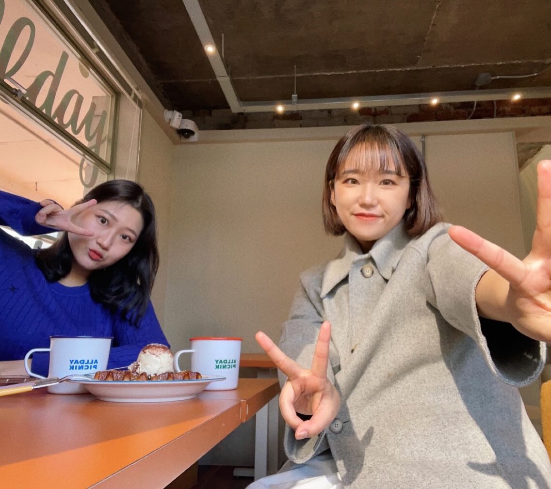 내 즐거움들 ㅎ ~ 애두라 사룽해 ٩(๑❛ᴗ❛๑)۶ 🤍
(우리 벌써 ! 6년 🎊)
