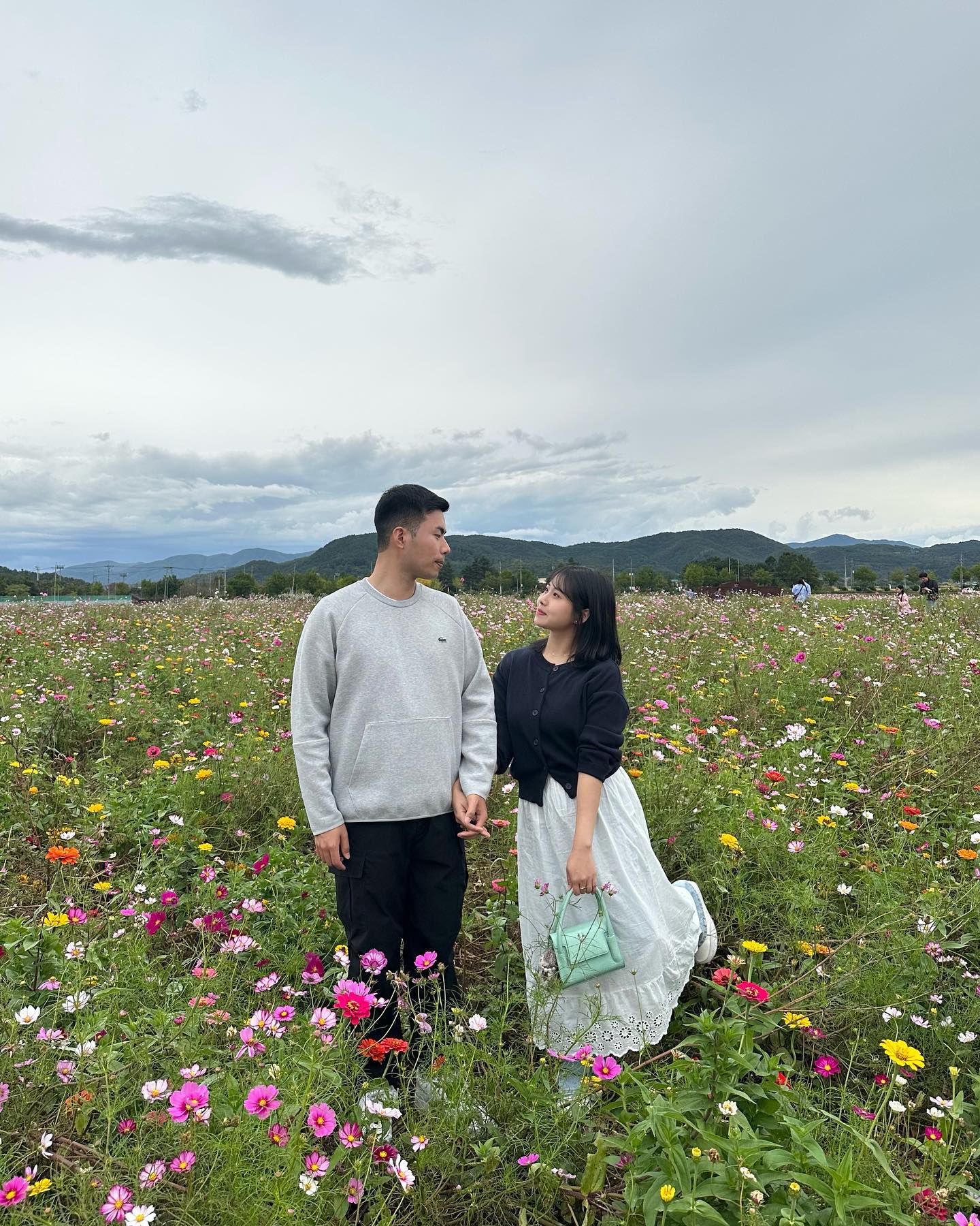 풀꽃 안에서🌸💐 흐려도 좋아~ 바람 선선해서 좋았던 경주🌬️ 

#분황사