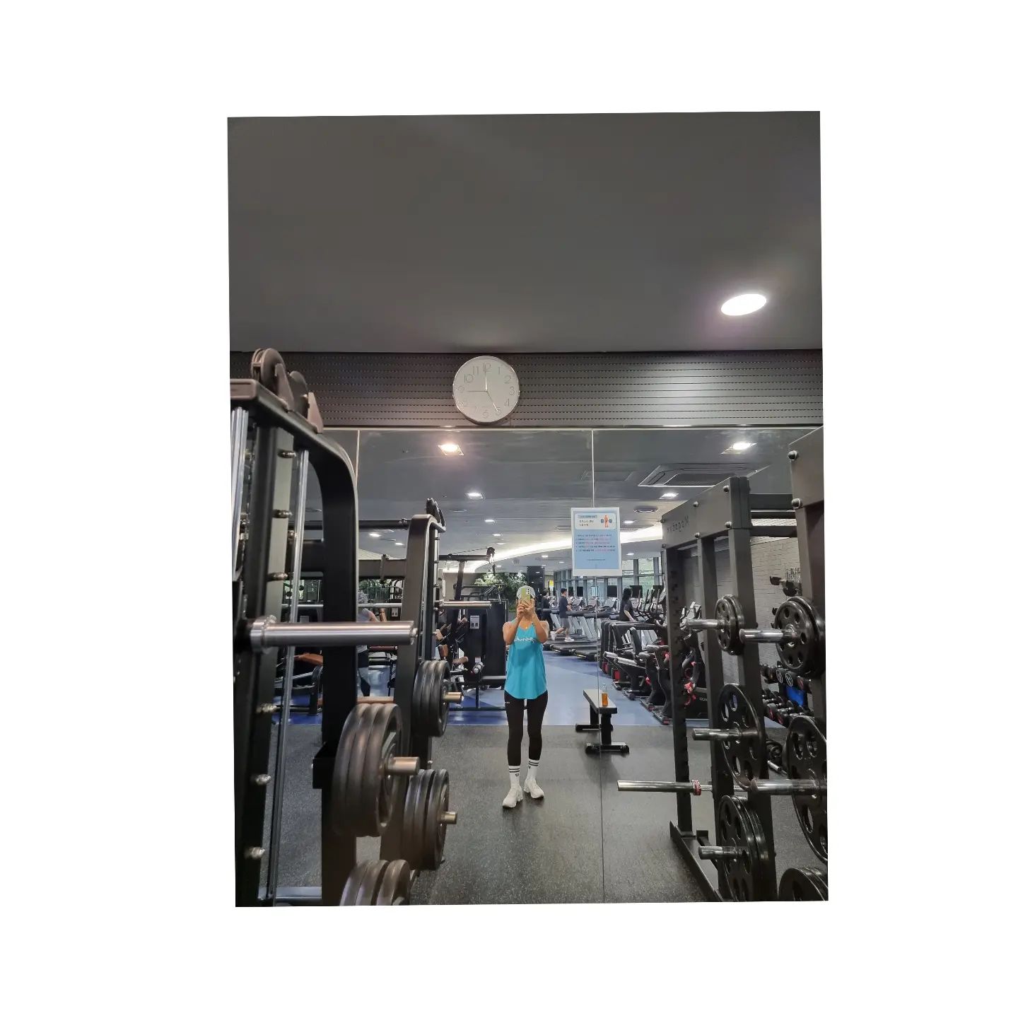 🍀신체자본~!이 클수록 더 쉽게 최고실력을
발휘 한다 
ㆍ
ㆍ
하고싶은일을 더잘할수 있고
신체자본에 기울인다면
그렇지 않은 사람에비해
'차별성'과 '비범함'을 가질수 있다!
ㆍ
ㆍ
#아비투스 #인간의품격을결정하는7가지자본
#신체자본 #운동하는보험설계사 #오운완
#오전공복운동 #집스장 #관리하는여자
#차별화 #취향 #아우라 #건강습관