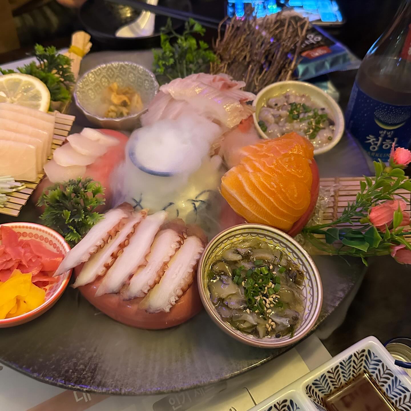 #협찬 📍구로디지털단지역 대작

분위기 좋고 안주가 맛있는 구디역 술집‼️🔥
다들 구디 깔깔거리 핫한 거 아시쥬? 그중에서도 맛있고 핫한 대작을 소개함당🙈 사시미 너무 맛있고, 간장새우 진짜 미쳤어요 전문점인줄!! 나가사끼짬뽕탕은 말해뭐해! 자리마다 칸막이랑 가림막도 있어서 아늑하게 술 마실 수 있어요! 단체룸 자리도 많고 술 종류도 다양하니 안 갈 이유 없음🙌

📍서울 구로구 디지털로32나길 17-26
⏰15:00~05:00 (라스트 오더 04:20)
☎️02-857-3131

#구디이자카야 #구디술집 #구디룸술집 
#구로디지털단지 #구디맛집 #구로디지털단지맛집 #구로맛집 #맛집탐방 #먹스타 #먹스타맞팔 #먹스타그램 #팔로우 #맛집그램 #맛스타그램 #맛집추천 #좋아요그램 #먹스타맞팔 #먹팔소통 #먹팔맞팔 #좋아요그램 #좋아요 #맛집 #맛집스타그램 #좋아요 #좋아요반사 #좋반 #좋아요테러 #좋테 #먹스타그램 #먹스타 #먹팔 #먹팔해요 #먹팔맞팔 #야니야미 #야니야미_구디