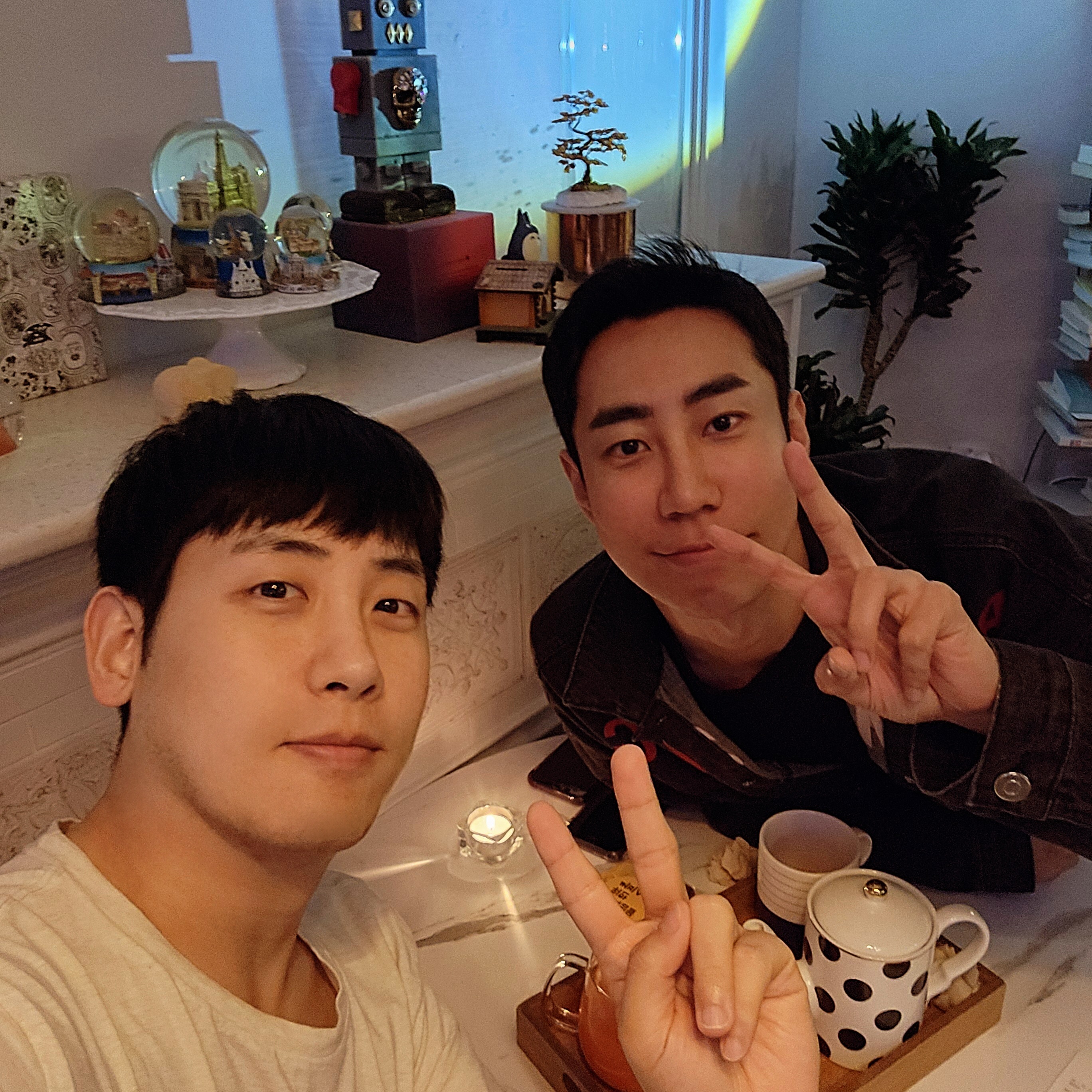 백만년만에 민고형이랑 ✌🏼✌🏾