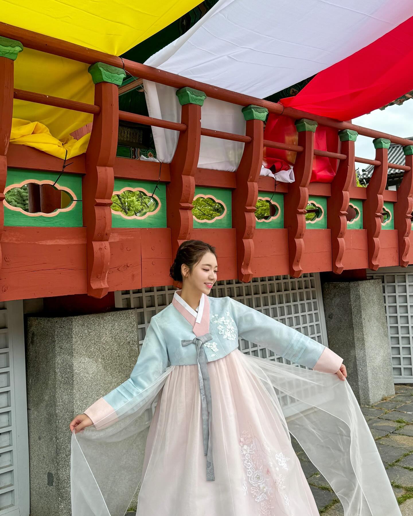 못 올린 한복 사진이 있었어..🩷마지막 짱구볼