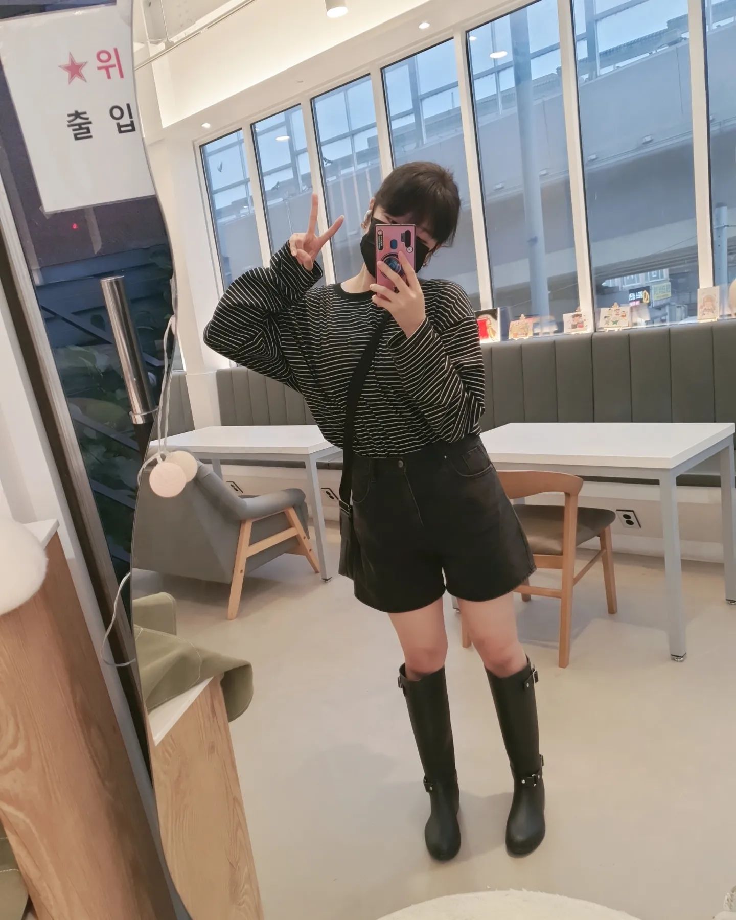 레인부츠 사길 잘했당! 완전 예뻐❤
_.

#셀스타그램 #얼스타그램 #맞팔 #선팔 #팔로우 #데일리 #데일리룩 #selca #selstagram #selfie #instaselfie #follow #평택  #instagood #단발 #instalike #셀피 #instagram #최근게시물 #오오티디 #스노우 #snow  #당진 #솔로스타그램 #보라_탈다이어트 #레인부츠 #dailylook