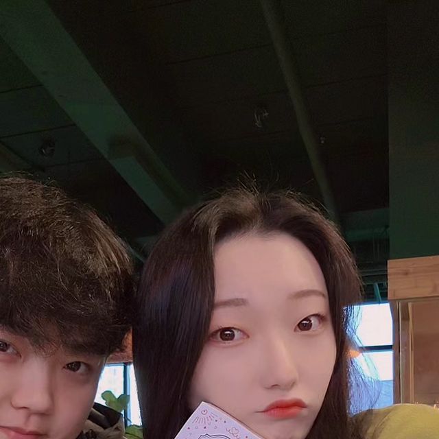 호빵 on Instagram: "#협찬 우리 결혼했어요💗 저희 아직 결혼 아니에요! 커플 게임카드 소개 할꺼에요! 첫문구에 순간 속았죠?!😝🙄🤭 총 1막부터 10막 까지 썸부터 노후까지 다양한 질문들이