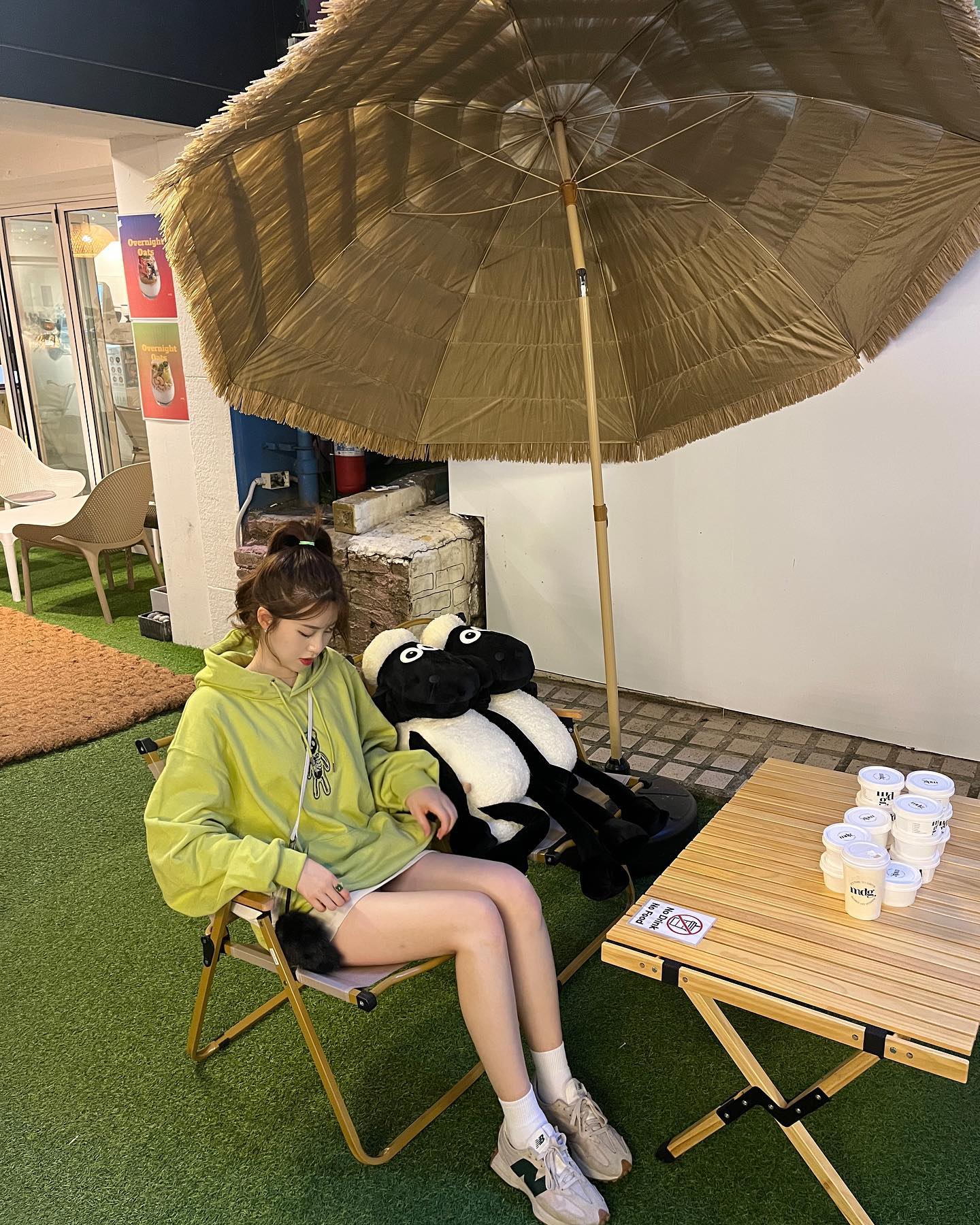 오늘 룩 뭔가 아오리사과 같지 않나용,,
아크메드라비 뉴심볼,, 넘 깜찍 🍏
겨울내내 제 최애템이 될 것 같은데용,,,용

adlv_official acmedelavie_crew 
#AD #acmedelavie #adlv #아크메드라비 #23FW #신상 #후드티