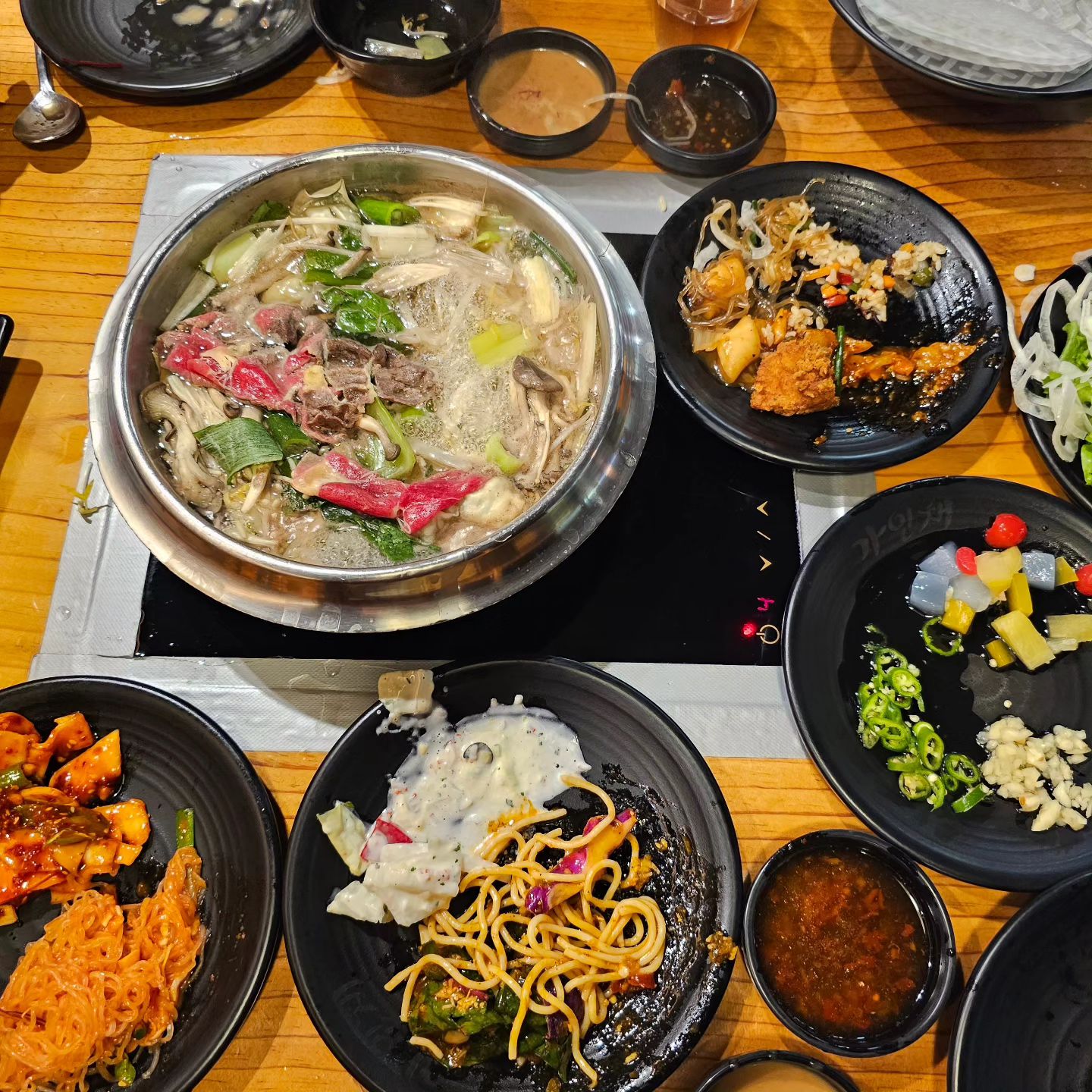 오랜만에 먹은 샤브샤브
오빠가 인정하는 맛집 #가인채
폭풍흡입하고 갑니다ㅋㅋㅋ
⠀
#가인채강동 #천호맛집 #강동맛집 #굽은다리역맛집
#길동맛집 #맛스타그램 #맛집그램 #먹스타 #홈플러스맛집