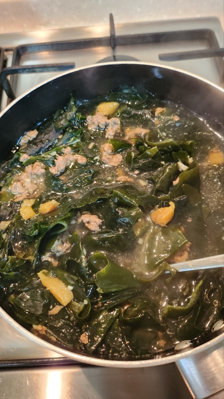 오독오독 씹히는 맛의 향연 간편하게 즐기는 즉석요리 1등급 수질의 서남해역 청정해역 완도산 : 바다소리 자른 미역 & 다시마