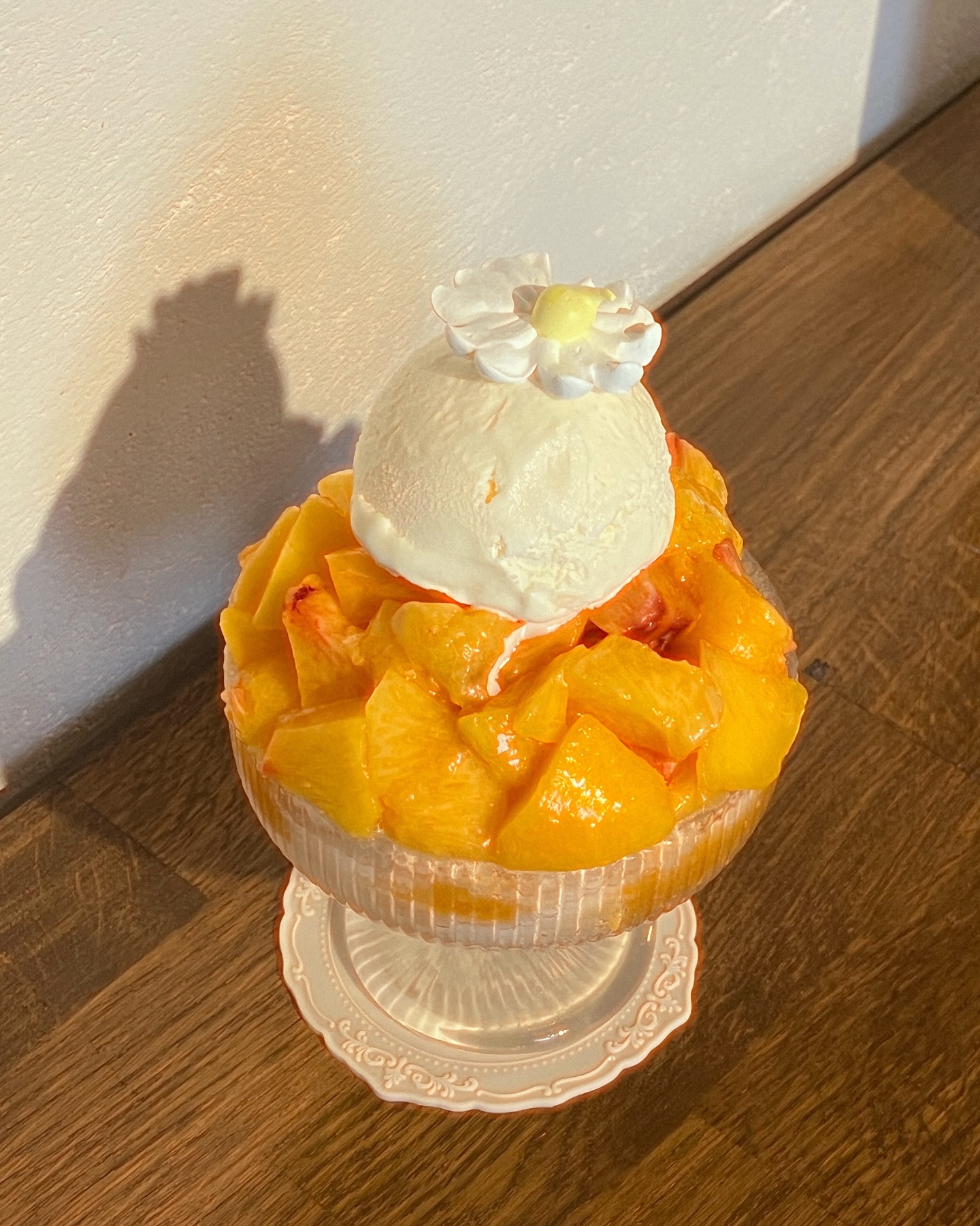여름 맛 🍑

그... 너무 유명해지지는 말어...
나 아직 레몬타르트랑 롤케이크 못먹어봤단 말여...

#빙수 #빙수맛집 #여름 #복숭아 #망원카페
#망원동카페 #디저트카페 #디저트