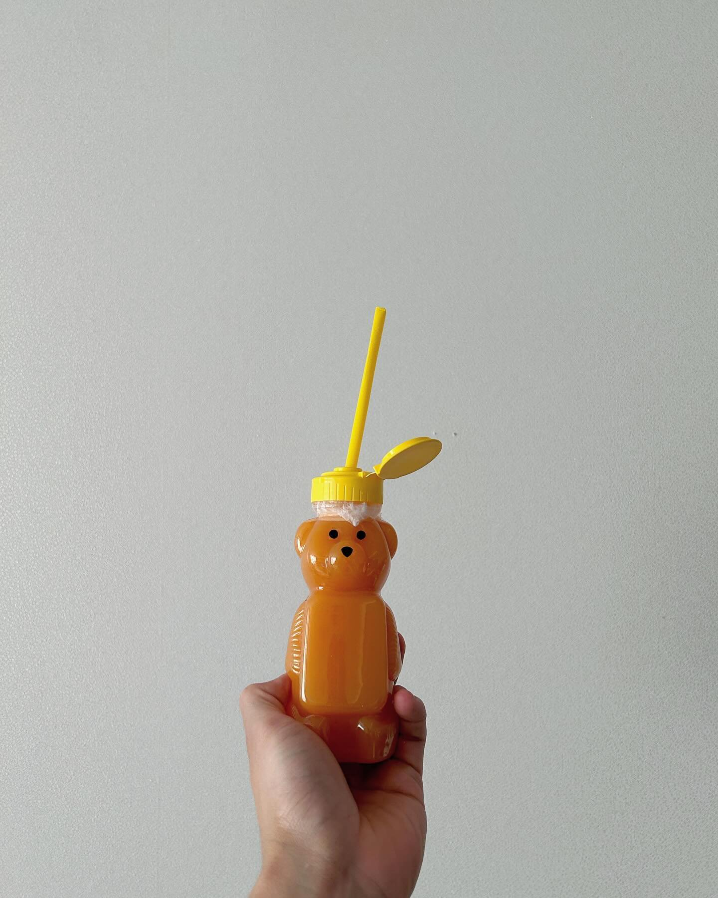 #밍끼맘_간식 #사과당근주스 

어머님이 갈아주신 사과당근주스♥️🥕🍎
주스도 시판 안먹는 아기